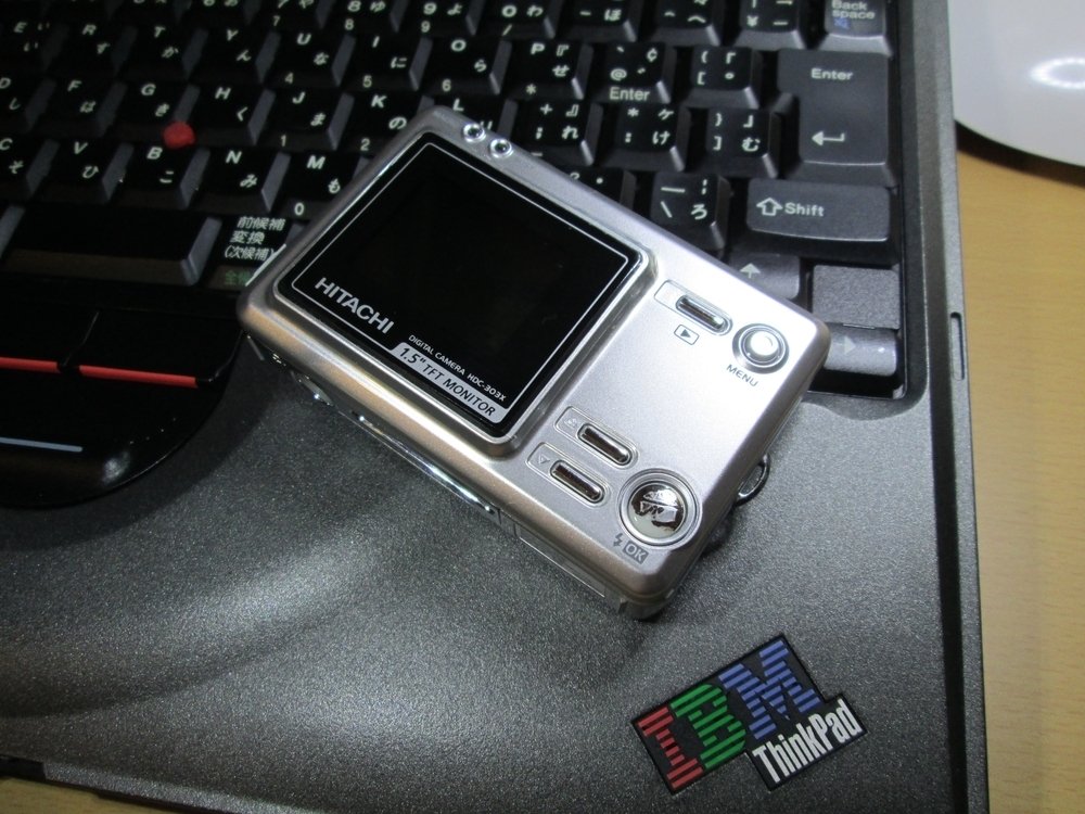 300円でゲットした手のひらサイズのコンデジ「日立 HDC-401」を