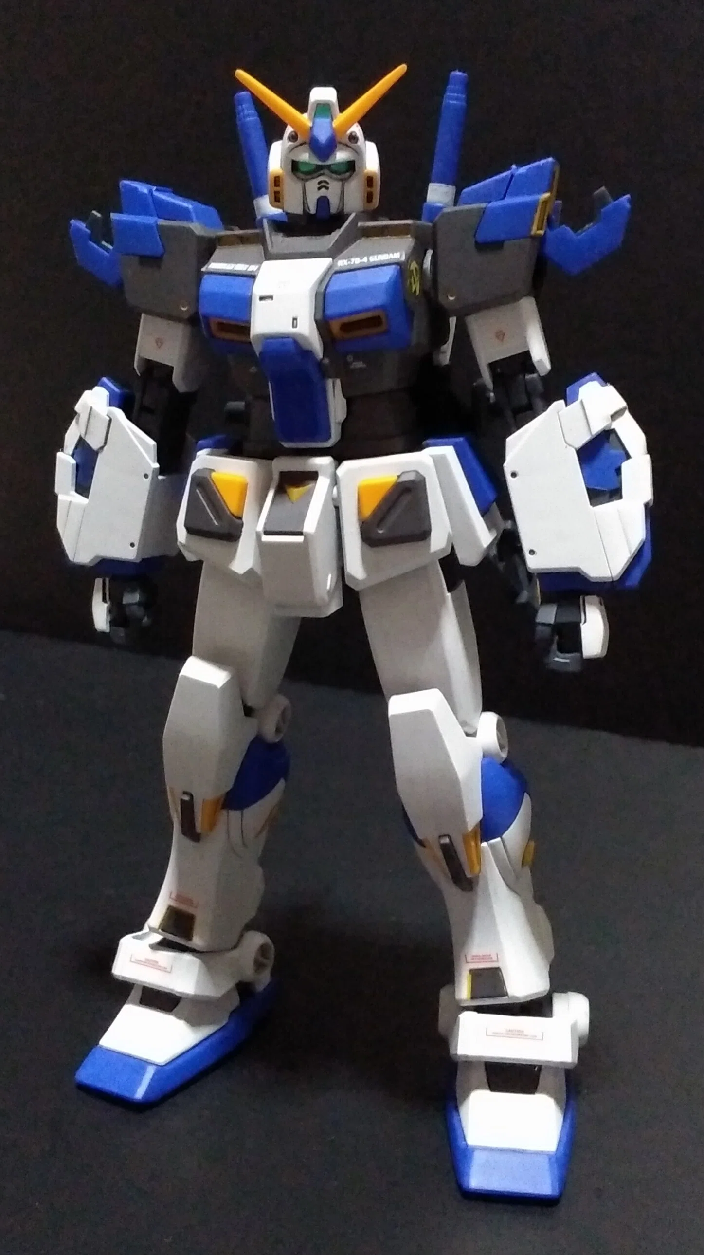 ひ*ロ様 HG 【RX-78-4 ガンダム4号機】&【RX-78-5ガンダム5号 メーカー