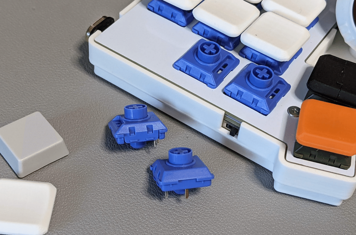 サーキットベンディング　トイキーボード／ピッチ・グリッチ・電圧ノブ roBaishキーボード最高です｜さしみつ