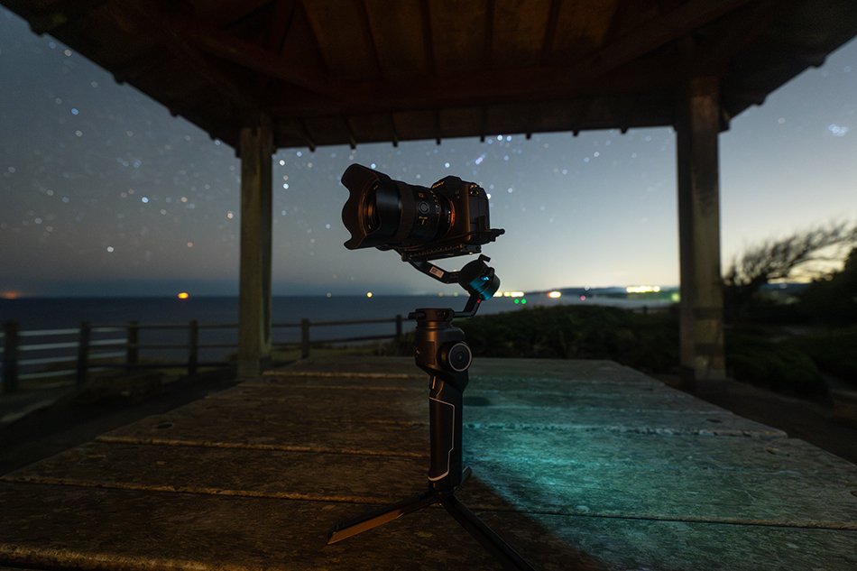 リアルタイム動画・月明かりの海と漆黒の海｜星空写真家・「好き」を