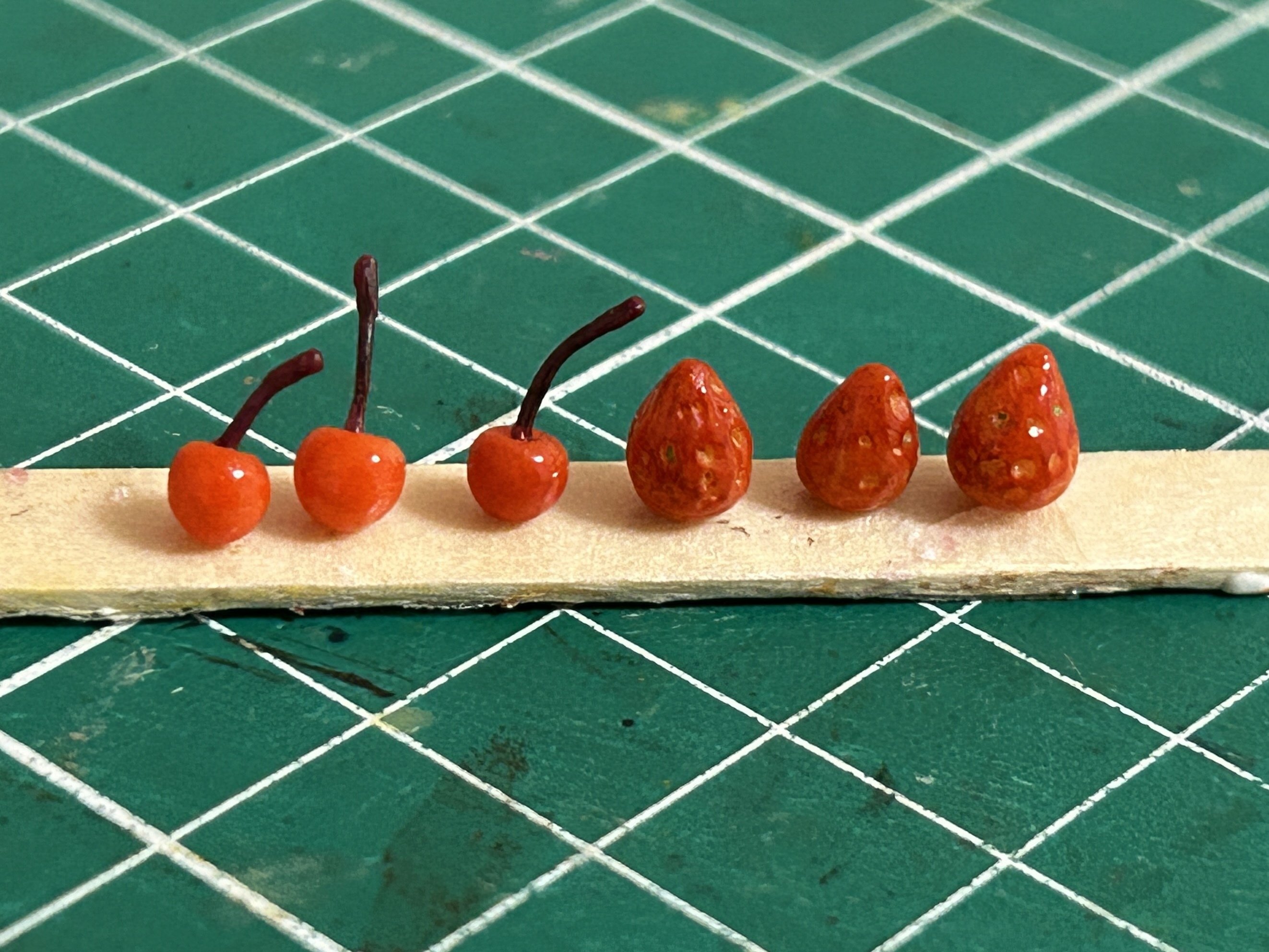 再販】ミニチュア さくらんぼ🍒🍒🍒 - メルカリ