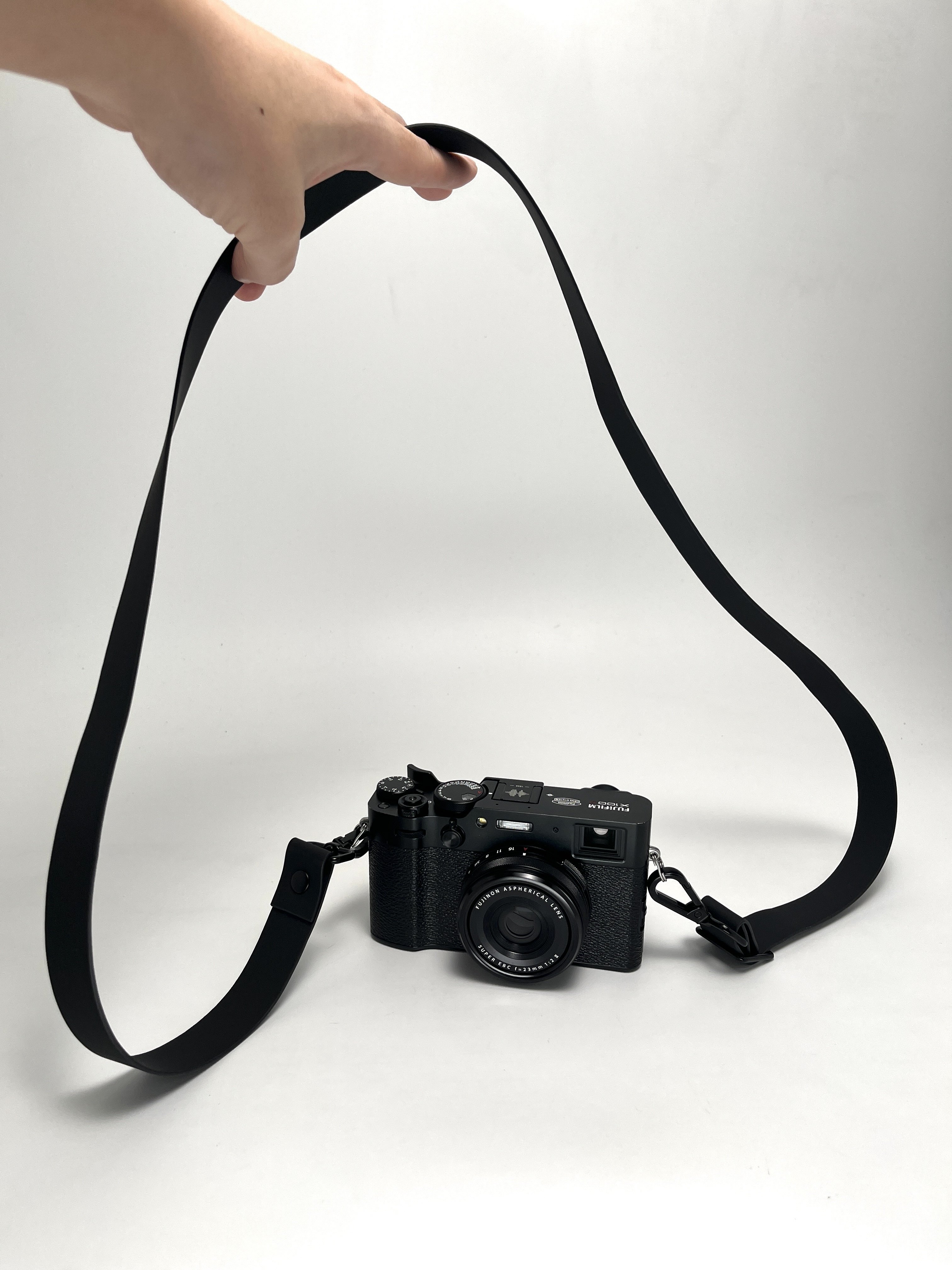 X100VIに無印良品のストラップを使ってみたらわりと良かった話｜KuroBox