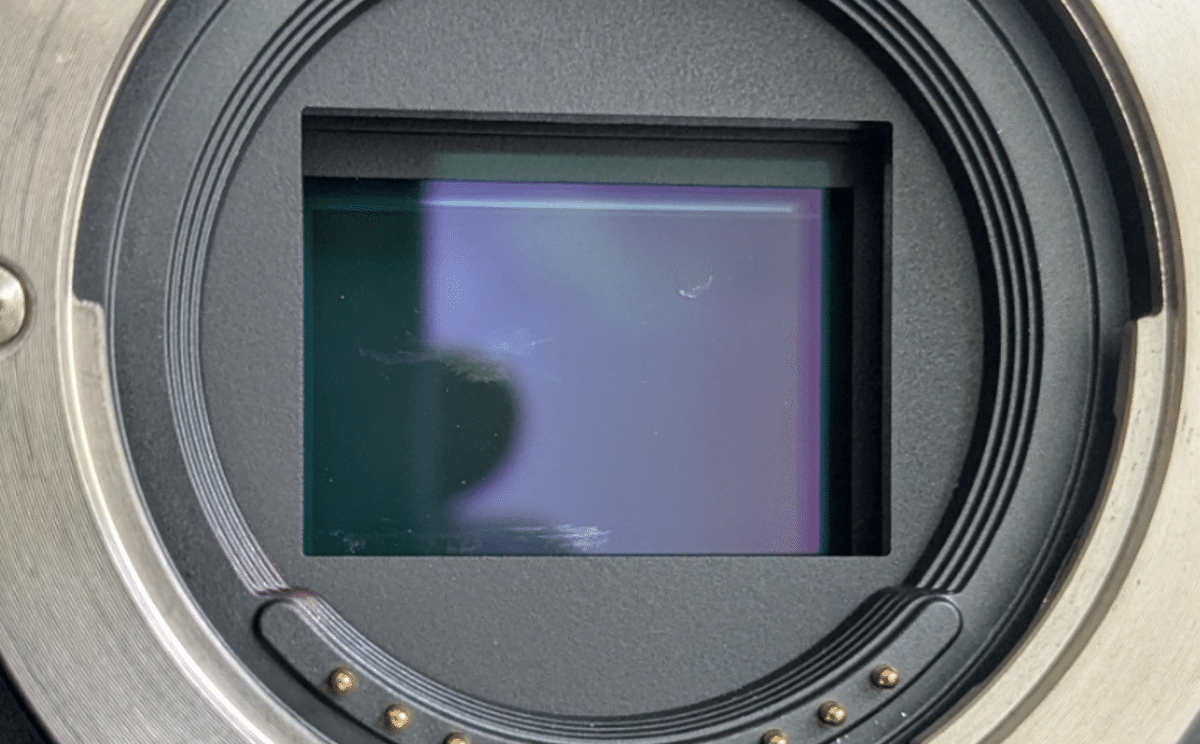 X-T5のセンサーに傷が！？」あわや高額修理…からの大逆転と教訓