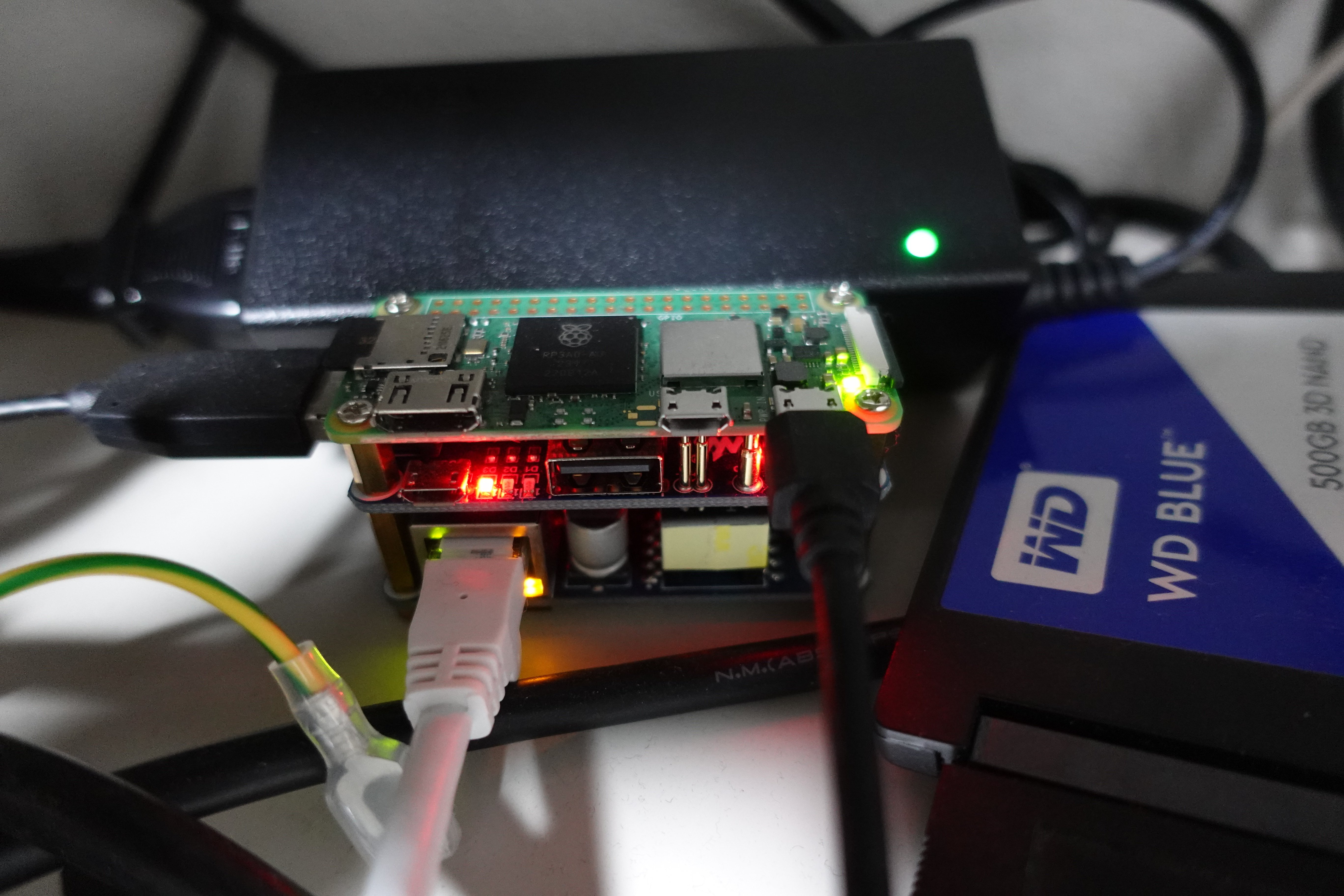 Raspberry Pi搭載パソコン 状態良好 電子工作世代にブーム 超小型PC「ラズベリーパイ」 - 日本経済新聞