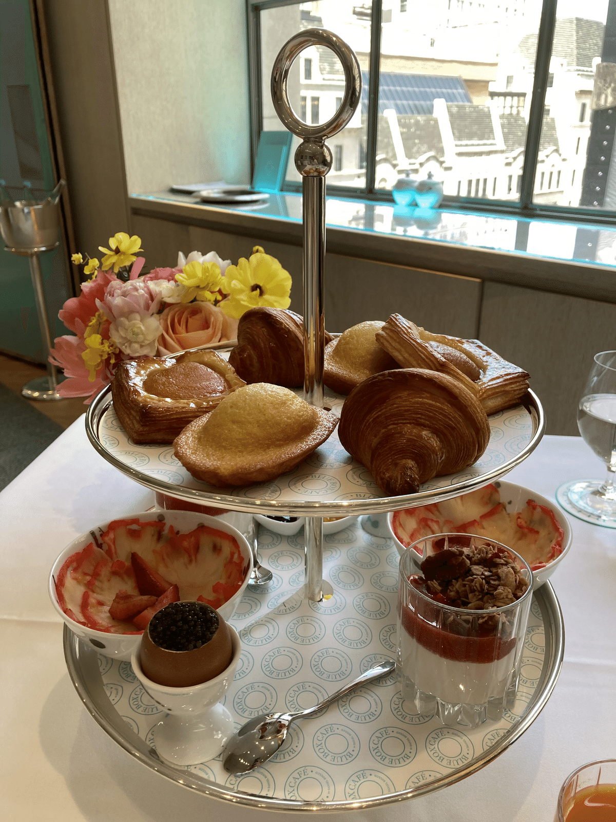 ティファニーで食卓を ティファニーで朝食を BREAKFAST AT TIFFANY'Sの通販 by あおば