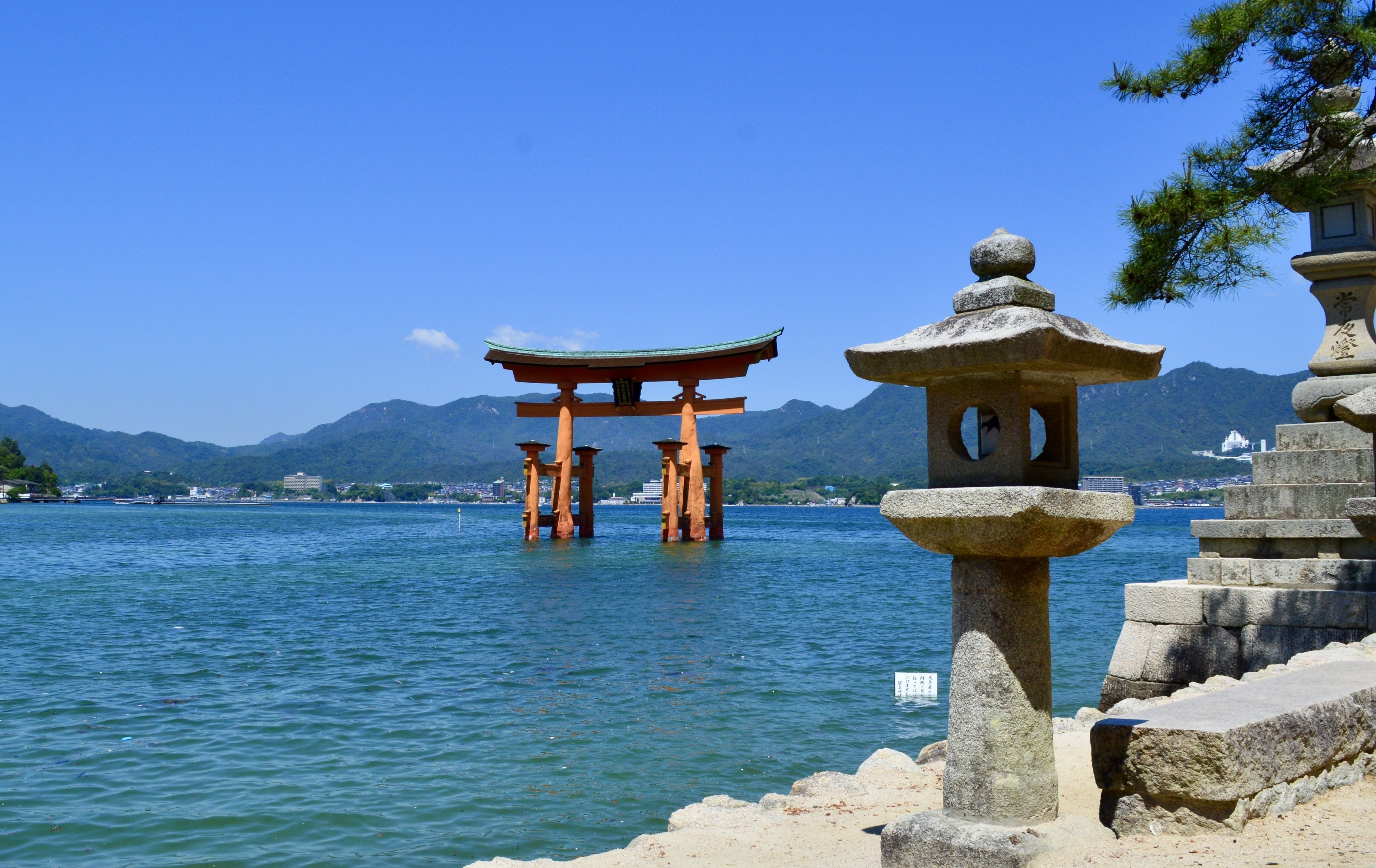 海と新緑が織りなす神の島⓵｜【世界遺産 厳島神社】｜Tomo＠旅と美食