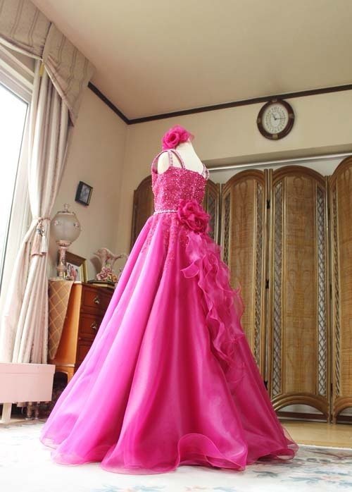 ピアニストの入賞者記念コンサート出場の為に創り上げたドレス