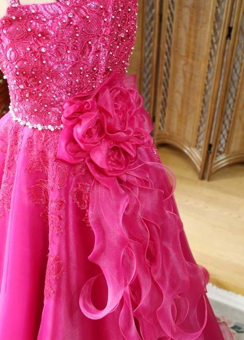 ピアニストの入賞者記念コンサート出場の為に創り上げたドレス