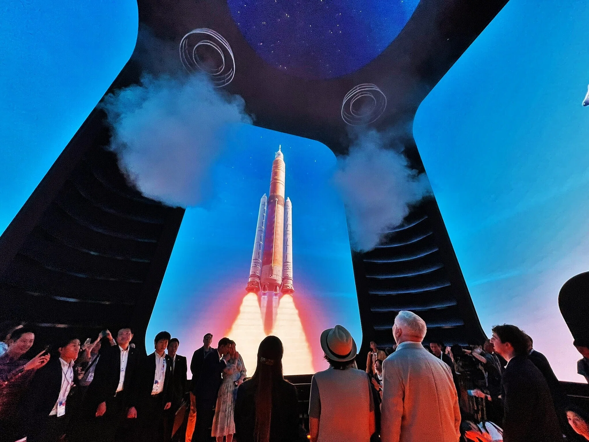 アメリカ館、並ぶ価値あり？万博で体験した“宇宙の旅”｜旅人間