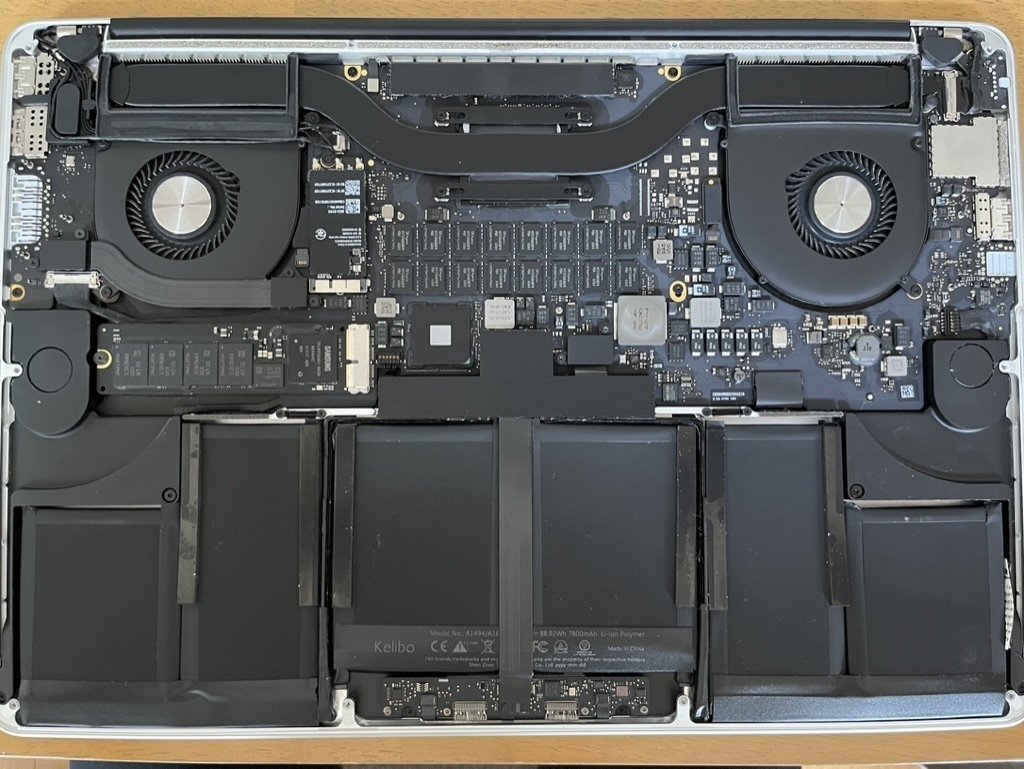 MacBook Pro 15インチ Mid2015 <バッテリー交換済> MacBook Pro (15インチ、Mid2015）のバッテリーと2TBのSSD交換