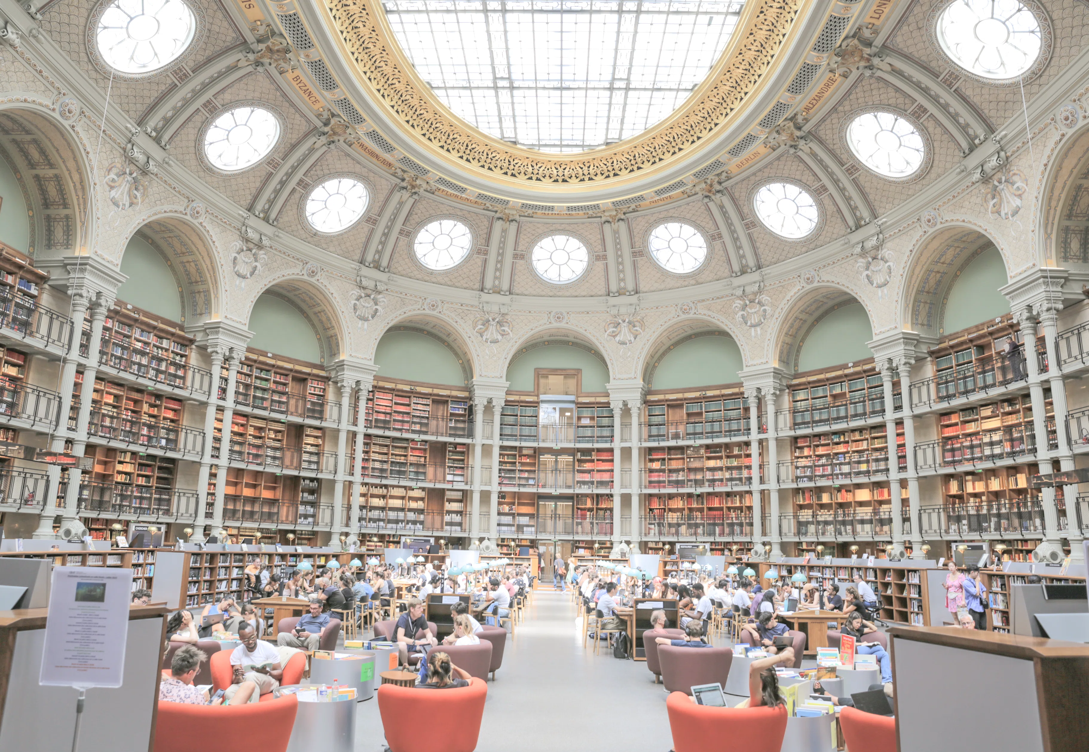 一目惚れしたフランス国立図書館で、ときめいた内装｜Lily
