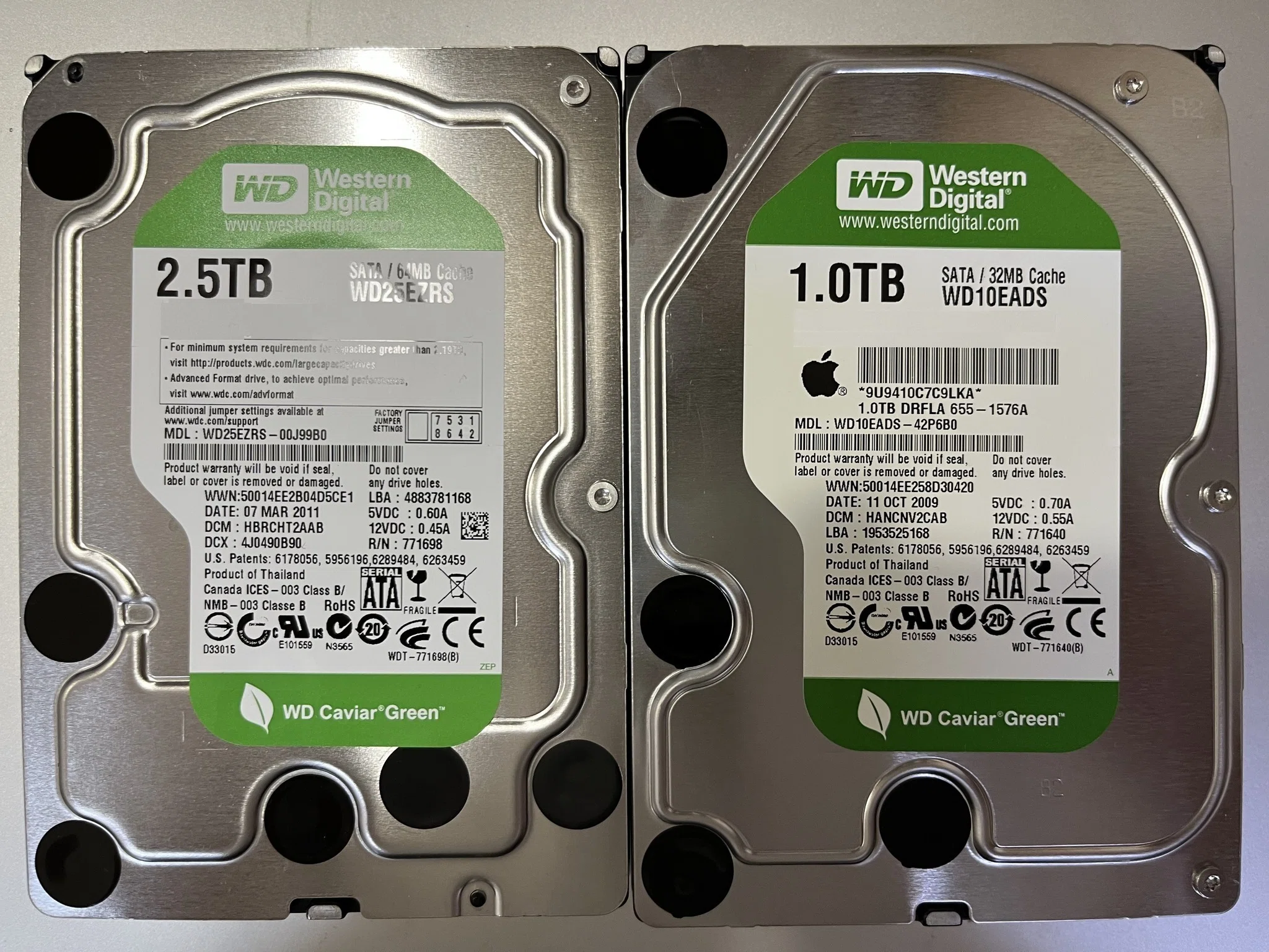 Apple Time Machine（1GB）の内臓HDDを2.5TBに換装｜motoharu