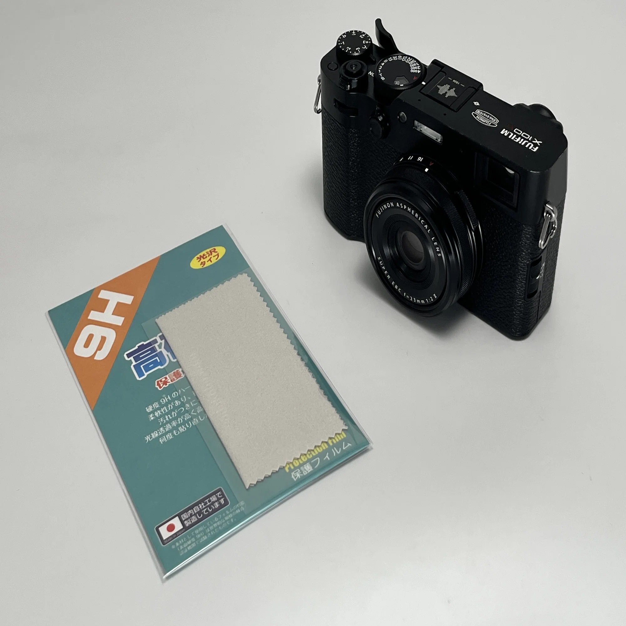 X100VIのファインダーに保護フィルムを貼ると安心できるという話｜KuroBox