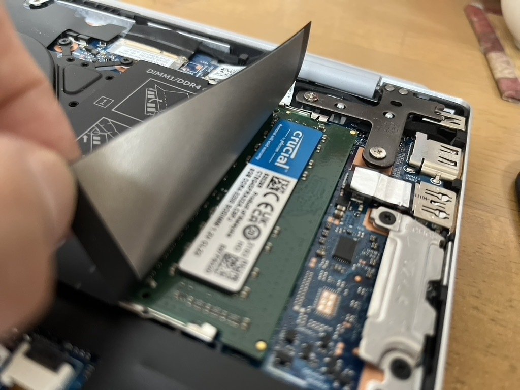 DELL Inspiron 14 5425のメモリ追加とストレージ交換｜motoharu