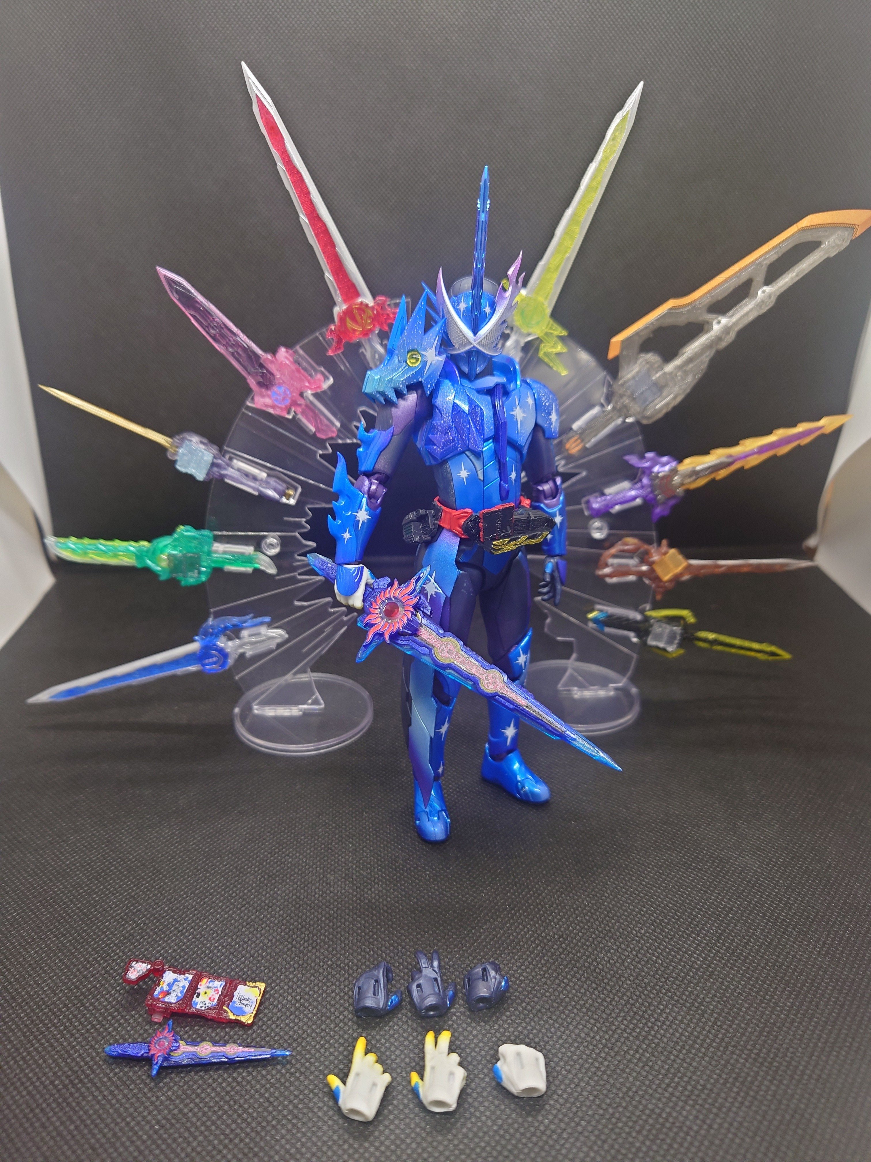 S.Hフィギュアーツ　10聖剣セット６月７日まで S.H.Figuarts 仮面ライダークロスセイバー10聖剣セット | 魂ウェブ