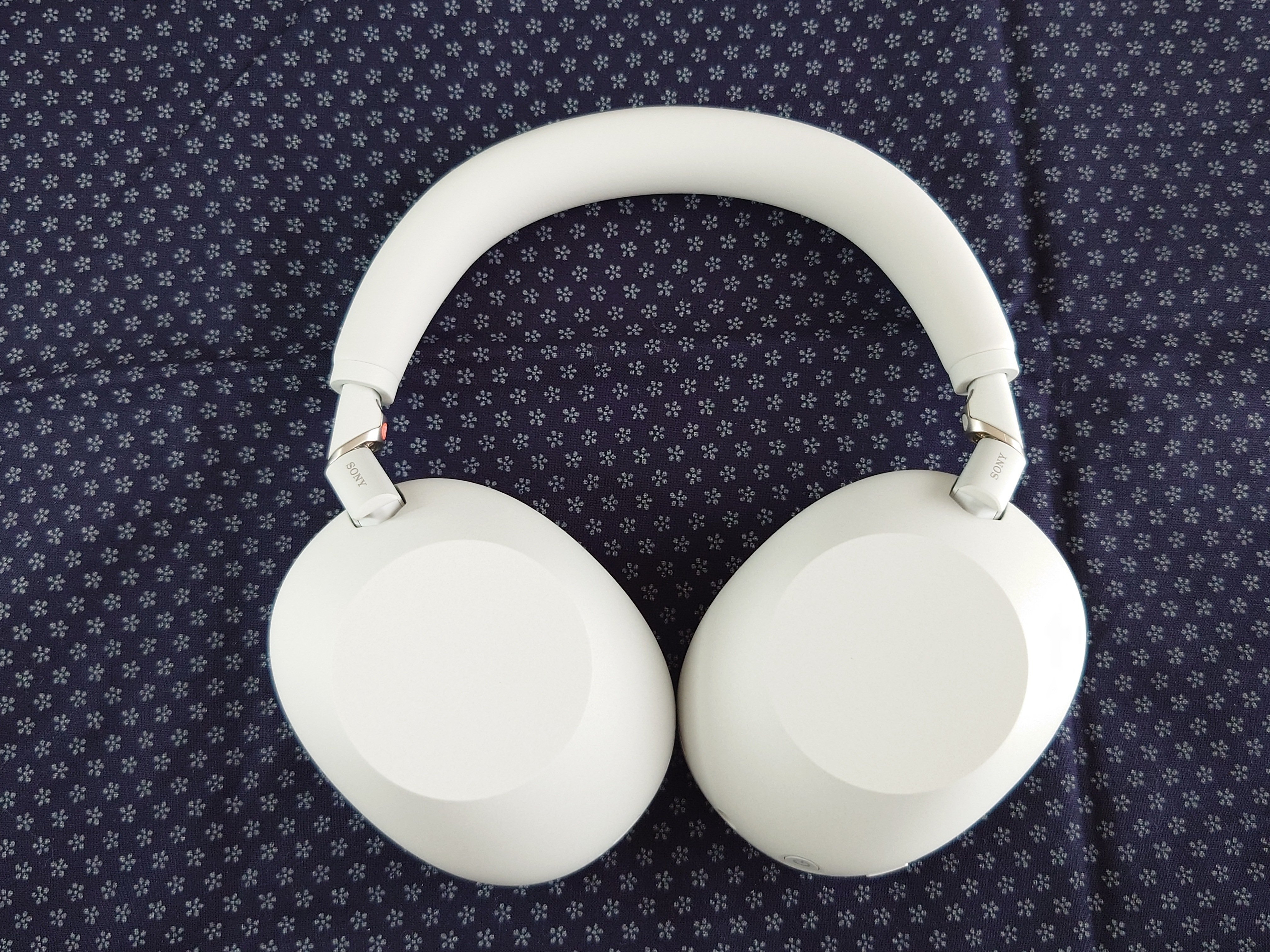 SONY WH-1000XM6 ホワイト ワイヤレスヘッドホン レンタル] ソニー WH-1000XM6 ワイヤレスノイズキャンセリング