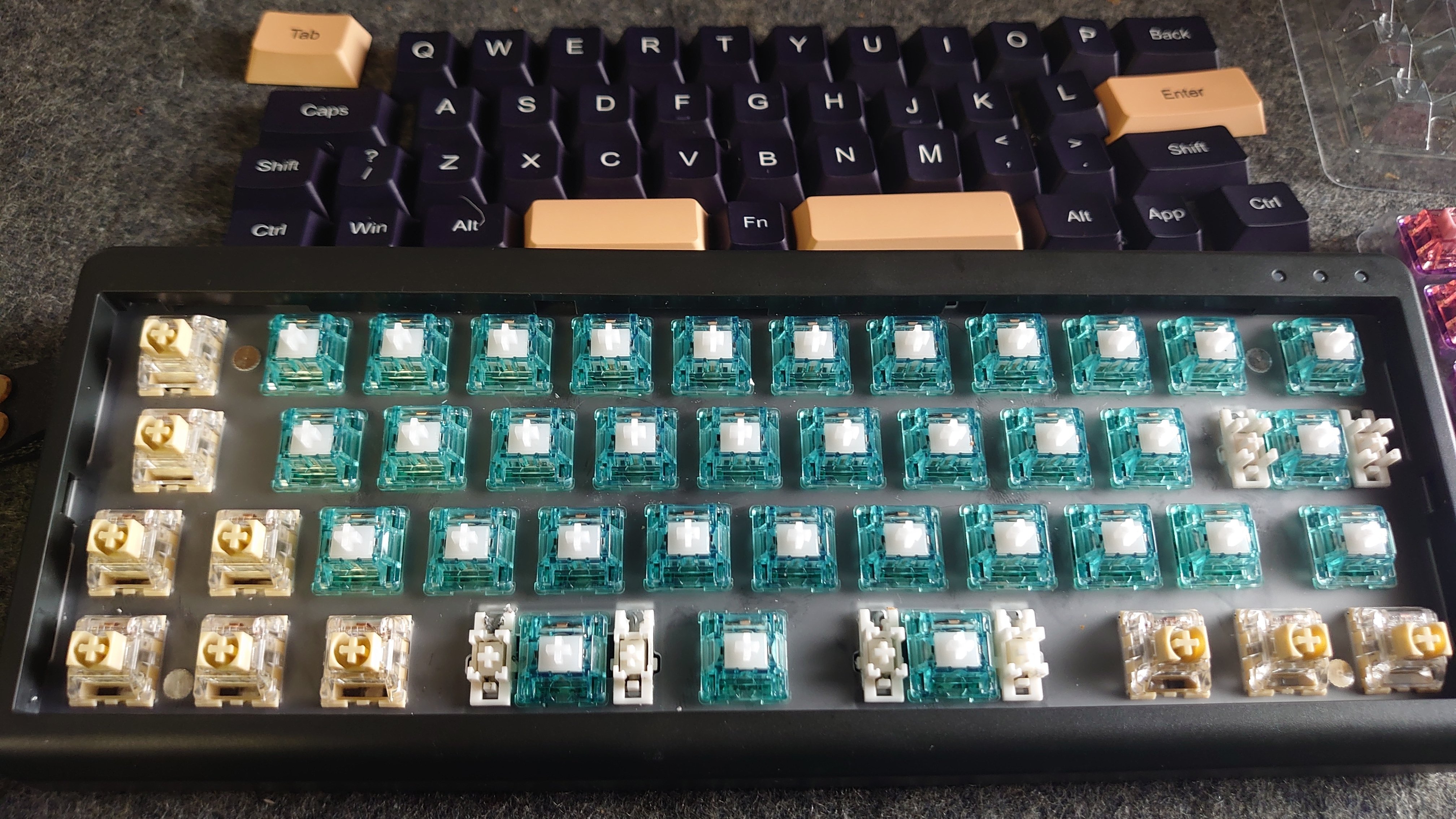 Epomaker TH40のスイッチを交換した話｜鴻上ヒロ