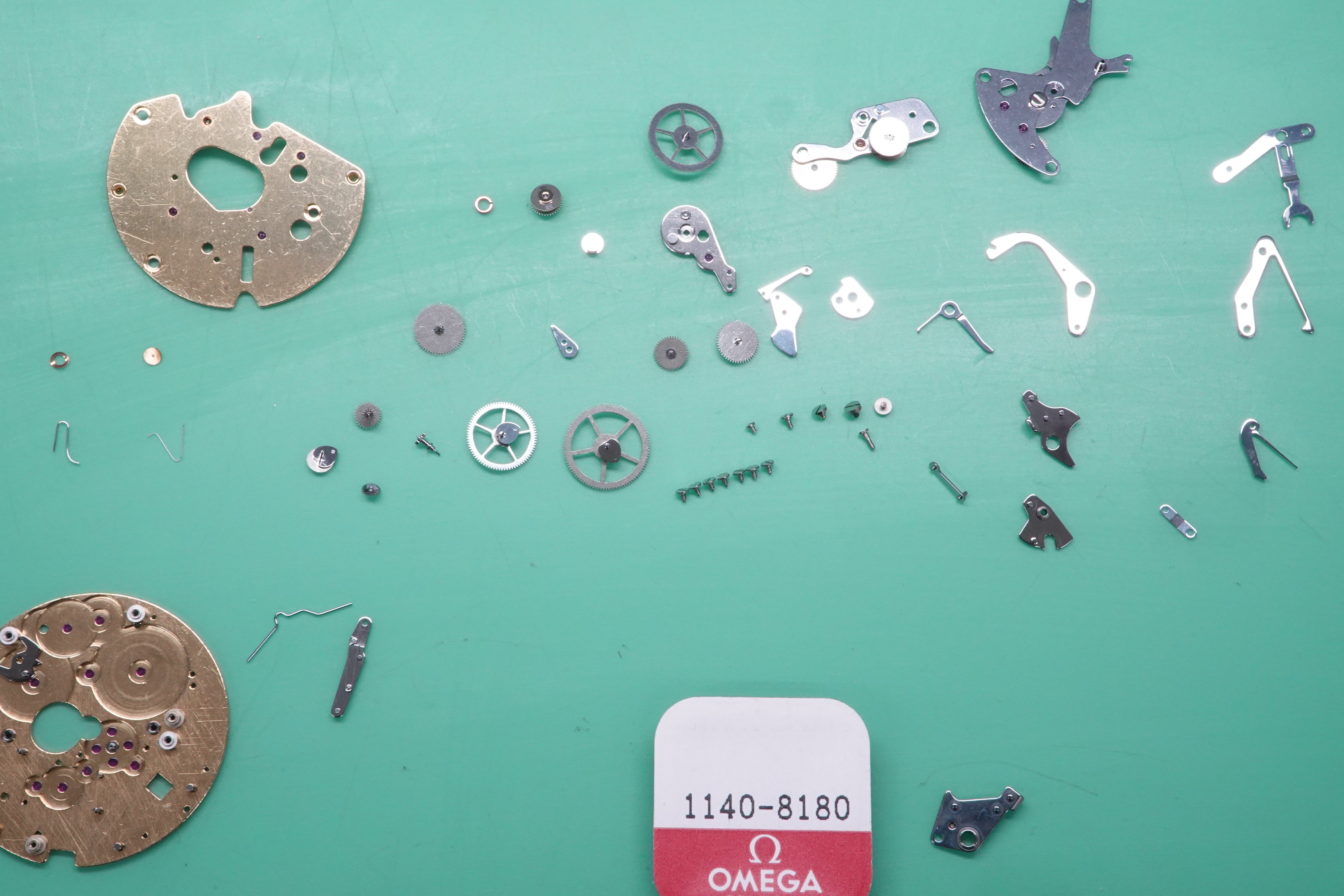 OMEGA スピードマスター (cal.1140)の分解掃除｜飯田橋時計工房フォリ