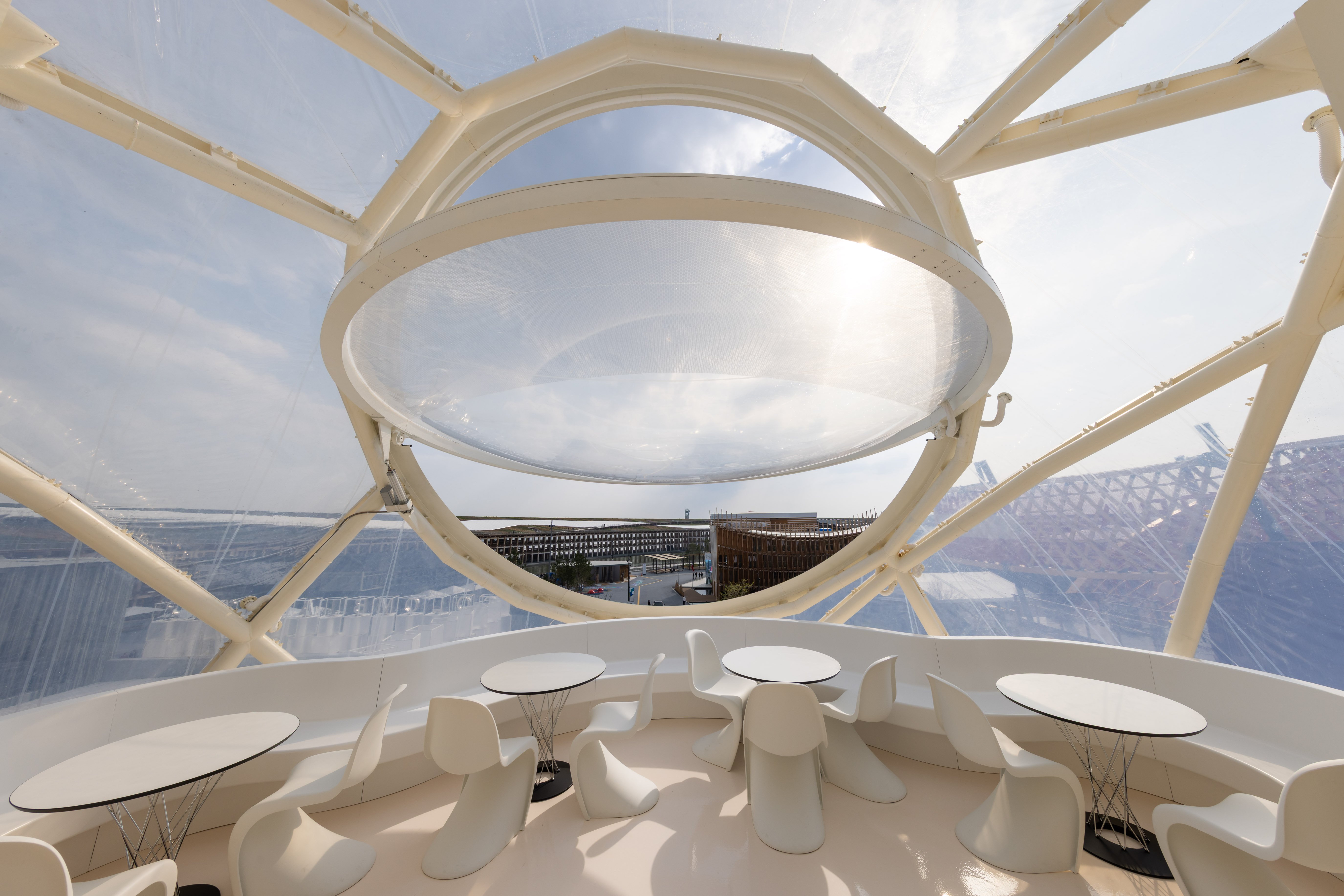 関西万博　スイスパビリオン　フルセット 大阪・関西万博】スイス パビリオンで触れる、スイスの家具メーカー