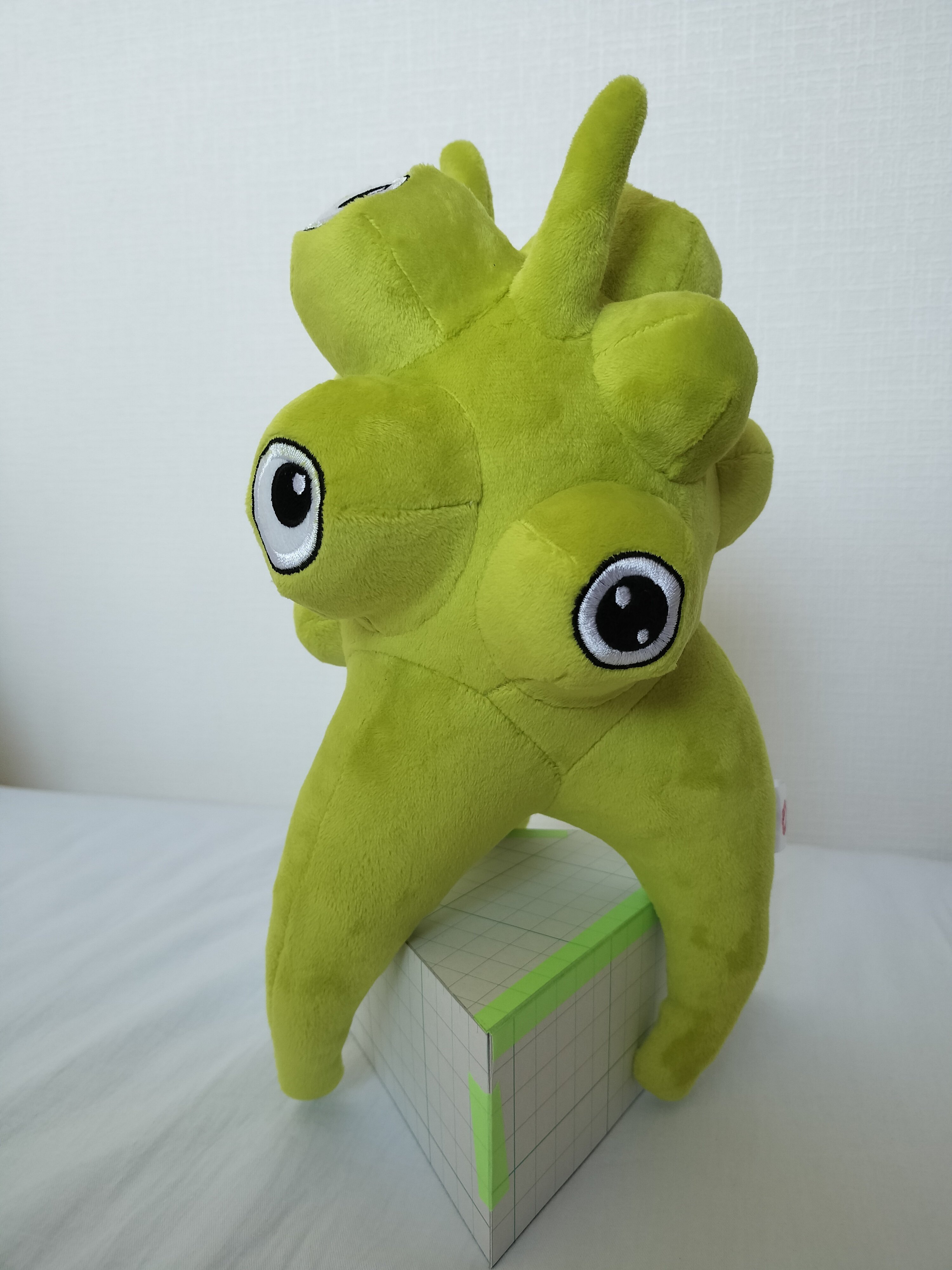 レネちゃんにクッションを作る｜K