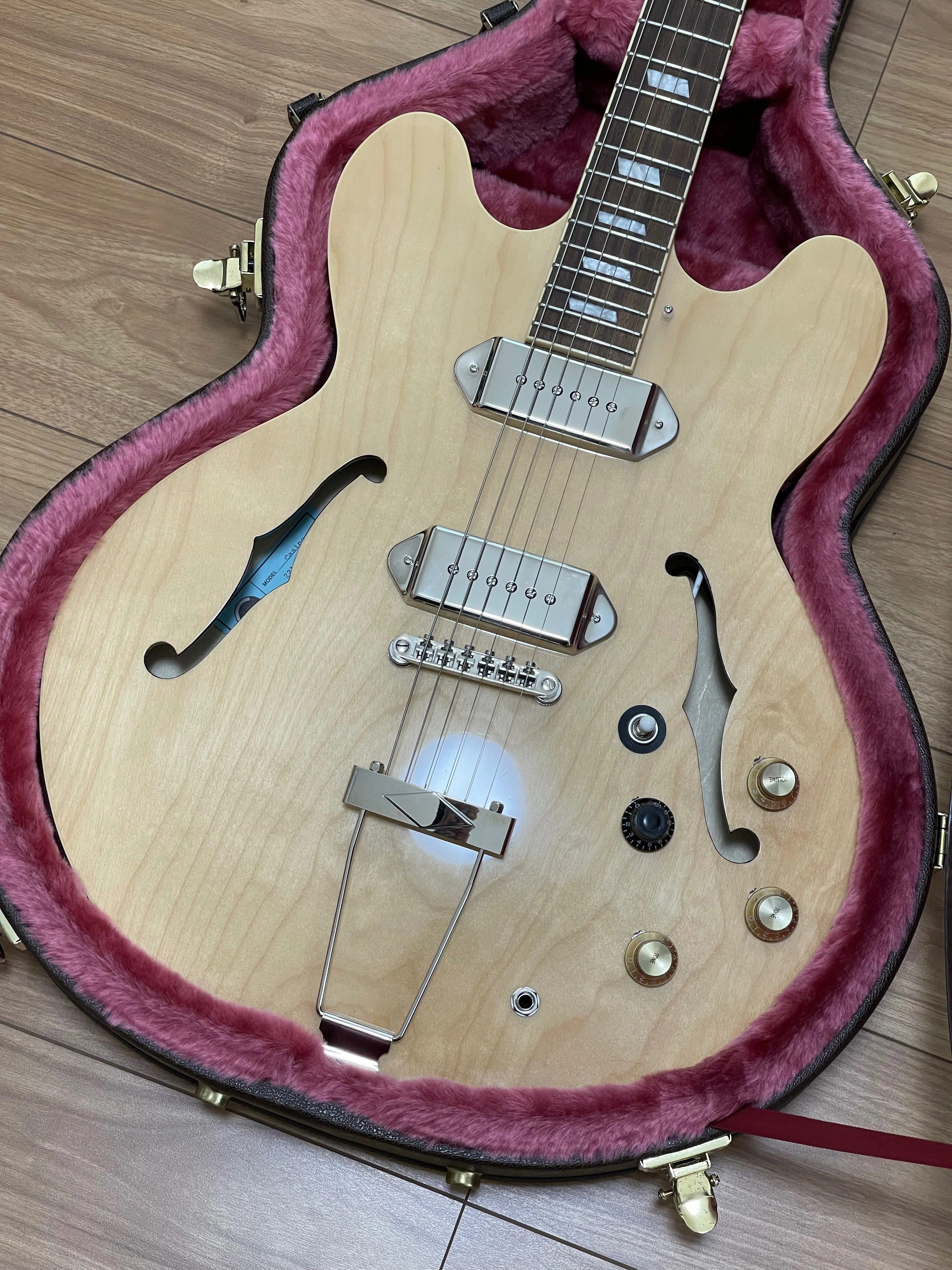 7. Epiphone Casino 中国製｜Atrai Lennon