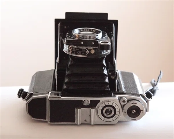 Zeiss Ikon Super Six 530/16 / Tessar 80mm f/2.8｜いつかどこかで