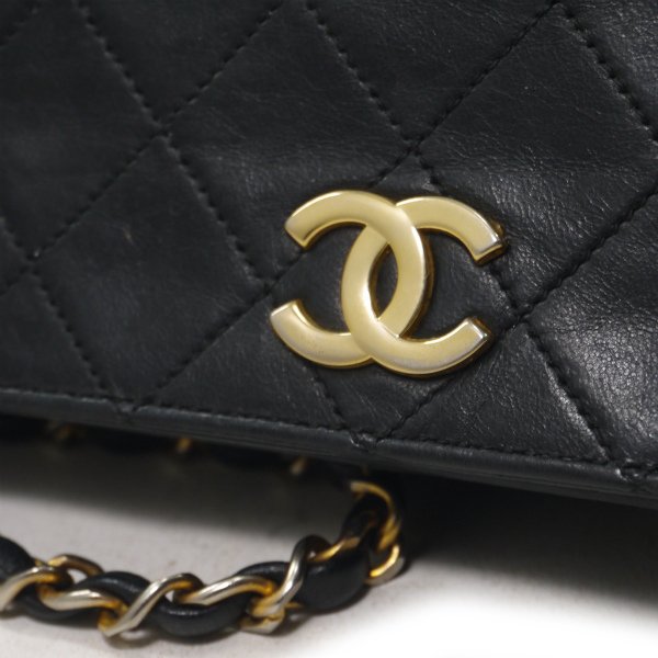 CHANEL ヴィンテージ 着用数回 CHANEL 1995年頃製 キャビアスキンダイアナフラップチェーン