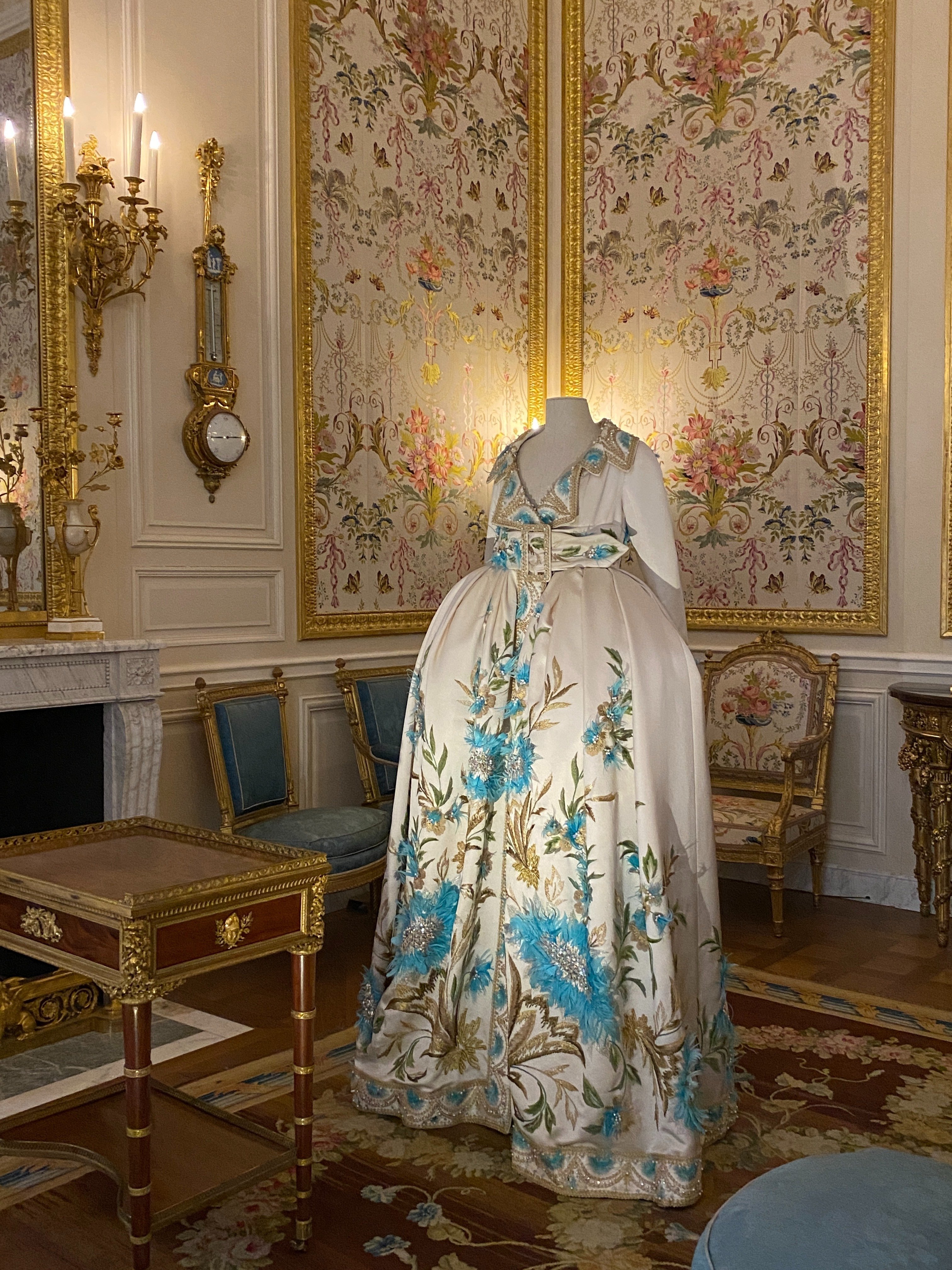 刺繍を纏いたい。「Louvre Couture（ルーヴル・クチュール