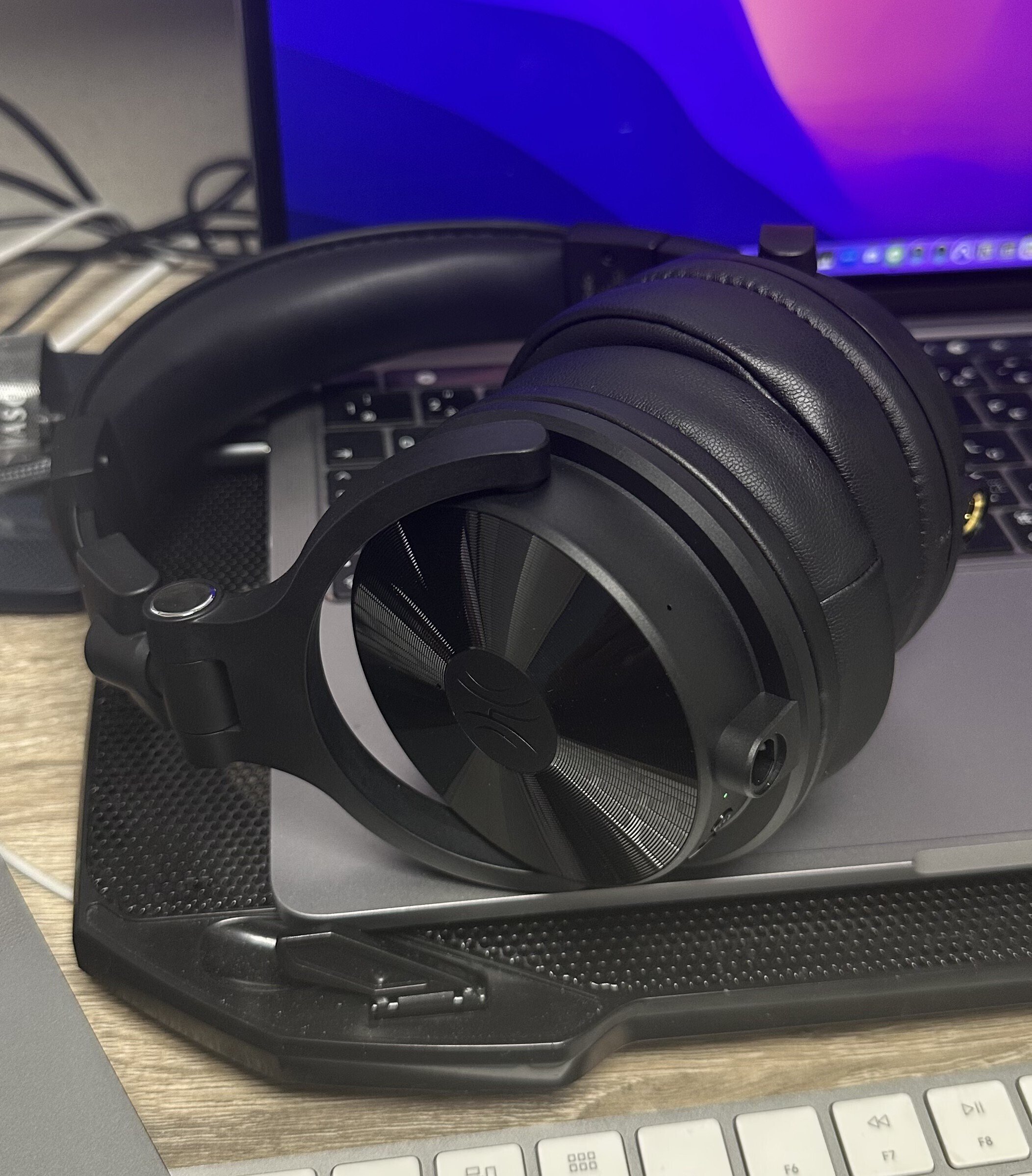 OneOdio Studio Max 1 DJモニターヘッドホン ワイヤレス Amazon.com: OneOdio Studio Max 1 Wireless Over-Ear DJ