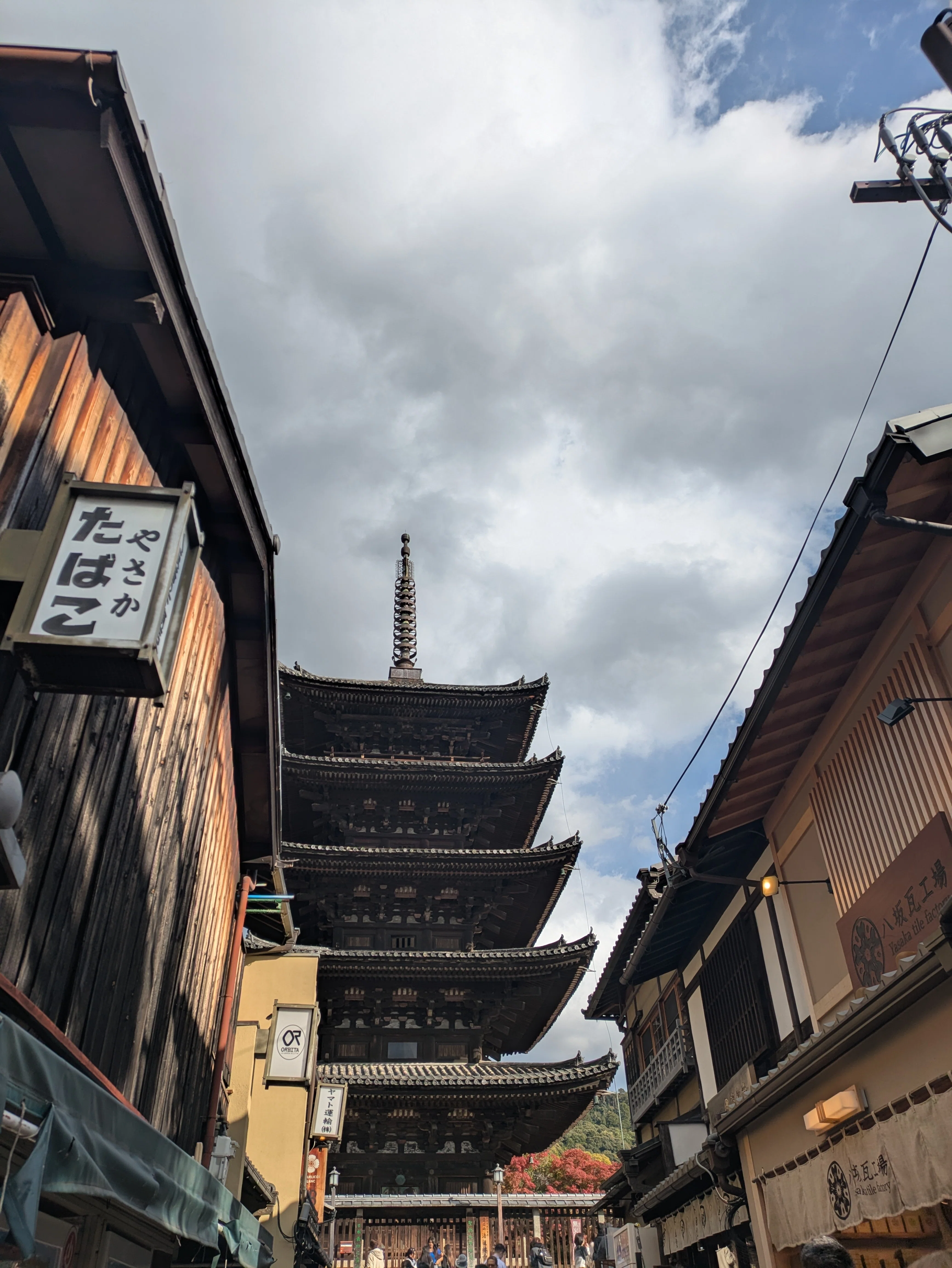 京都・八坂庚申堂】カラフルな「くくり猿」に願う｜手放す勇気を持って