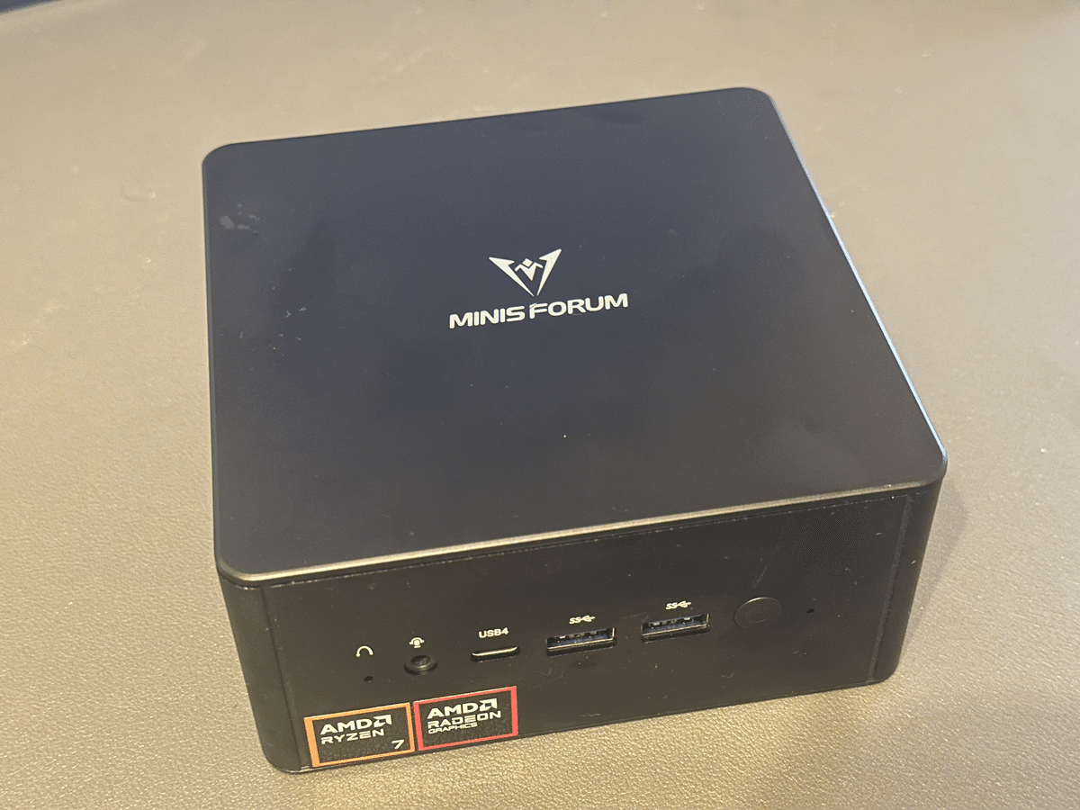 製品レビュー】MINISFORUM UM880 Pro – 初めてのミニPCは人柱