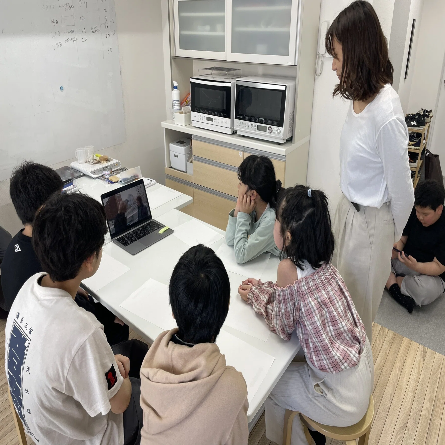 メタバース×リアル教室＝ハイブリッド型の学び〜それぞれの強みを 