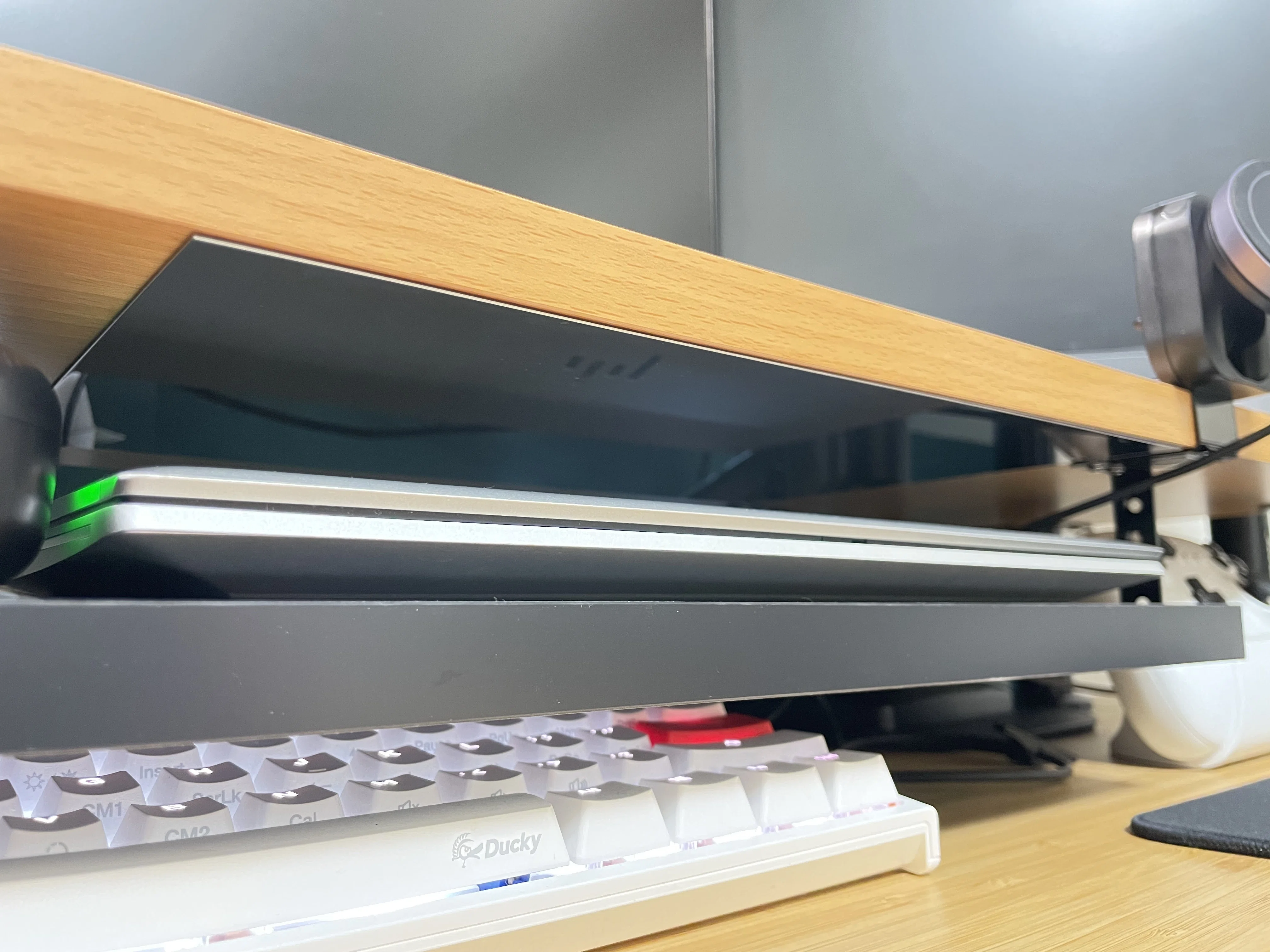 専用　デスクシェルフ天板 初DIYでデスクシェルフを作ってみた！｜Masayuki.A