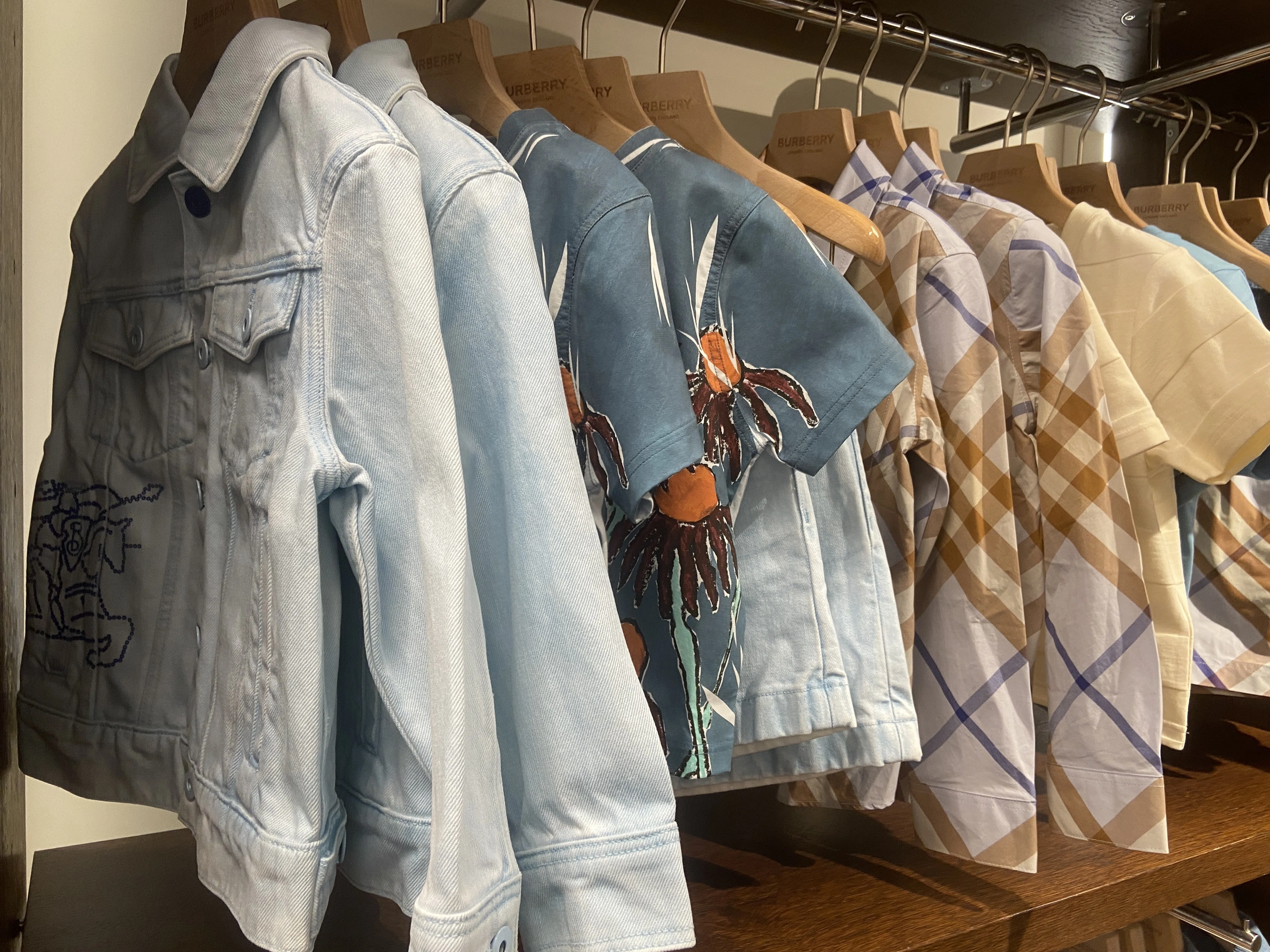 バーバリー・ロンドンアウトレット完全ガイド｜Burberry Outlet London