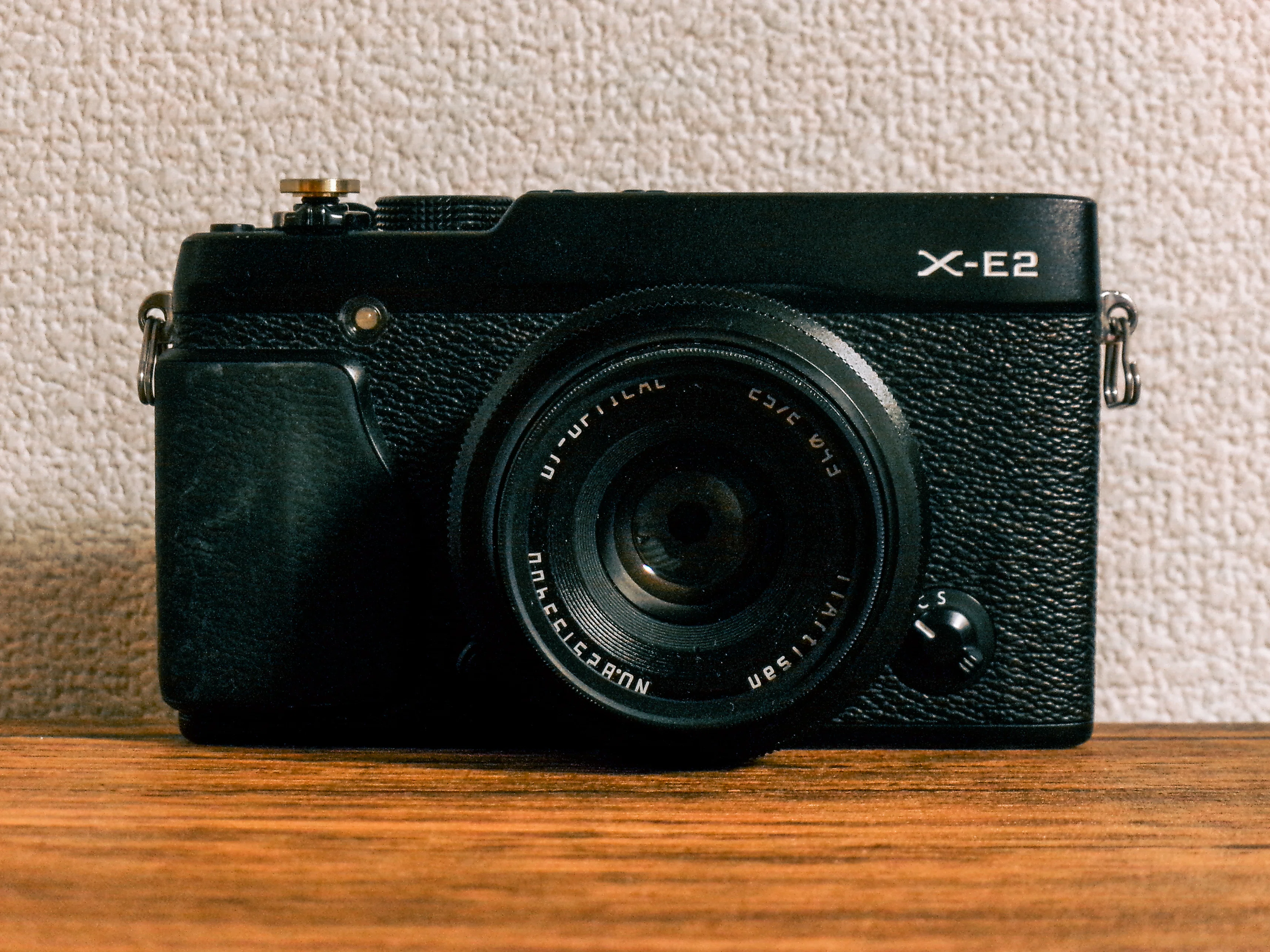 FUJIFILM X-E2】初めてのミラーレスカメラを買って少しわかったこと｜山岡