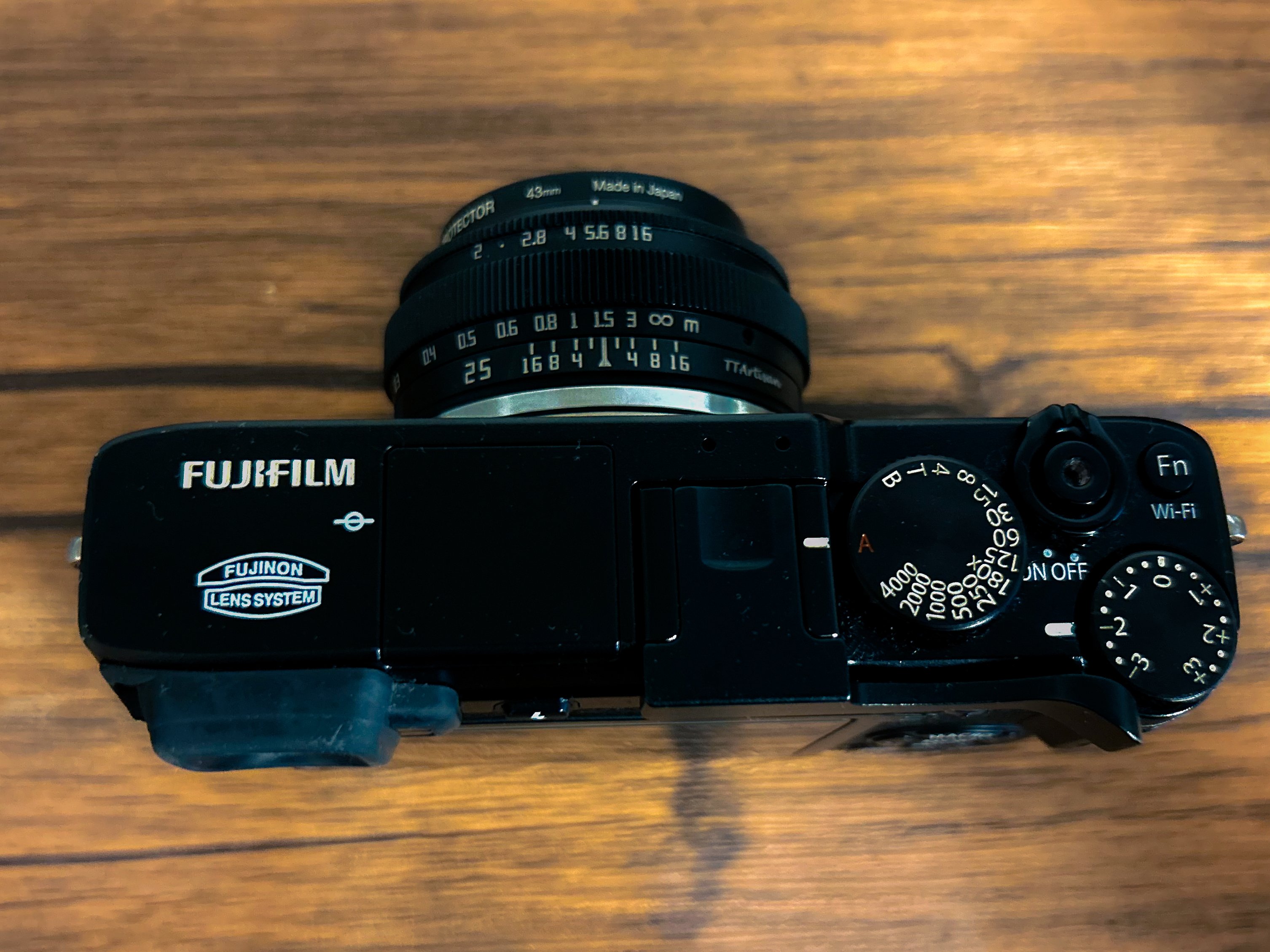 FUJIFILM X-E2 ミラーレスカメラ 2本レンズ付き FUJIFILM X-E2】初めてのミラーレスカメラを買って少しわかったこと｜山岡