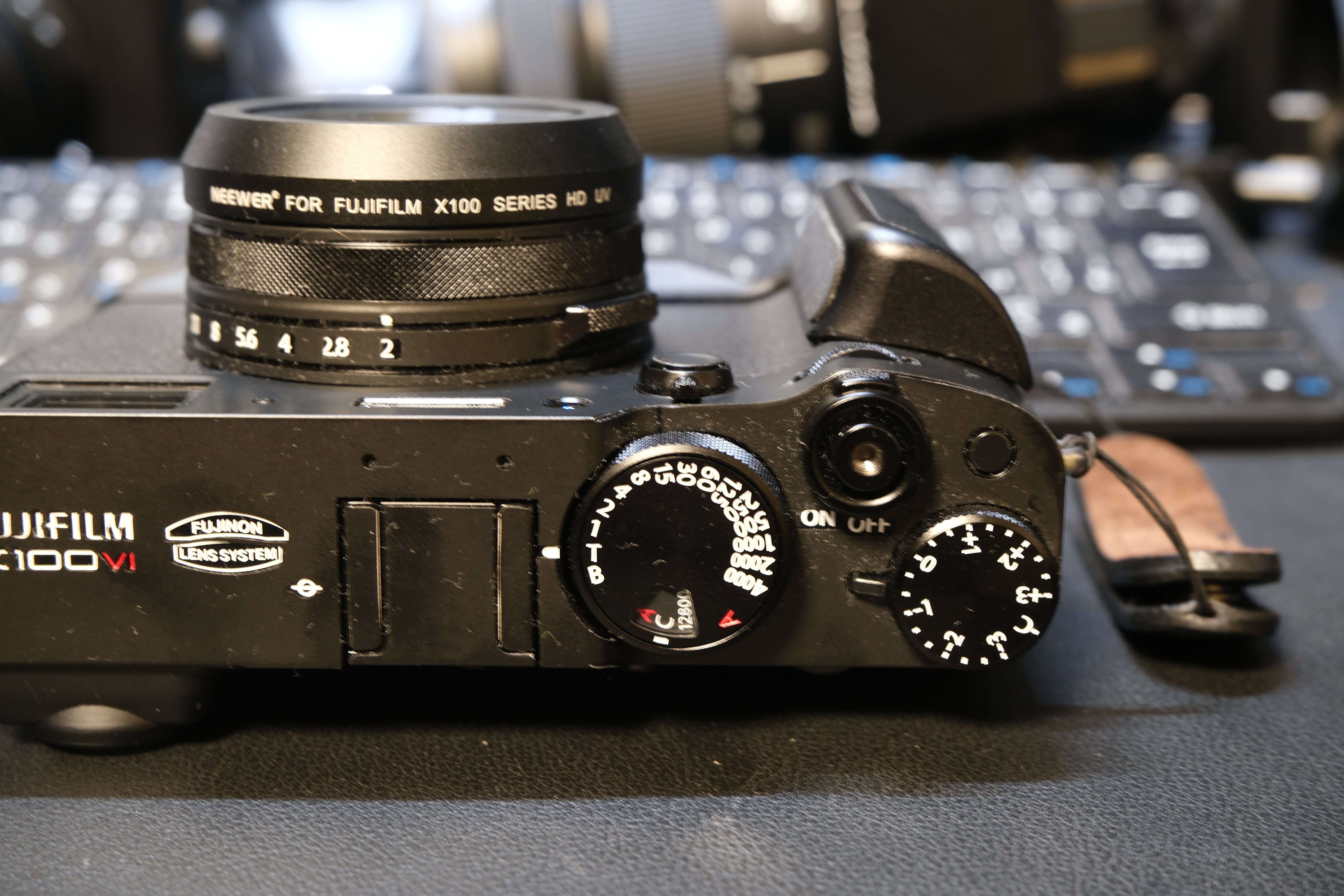 ☆新品未使用☆ FUJIFILM X100Ⅵ シルバー 2言語 富士フイルム X100Ⅵ