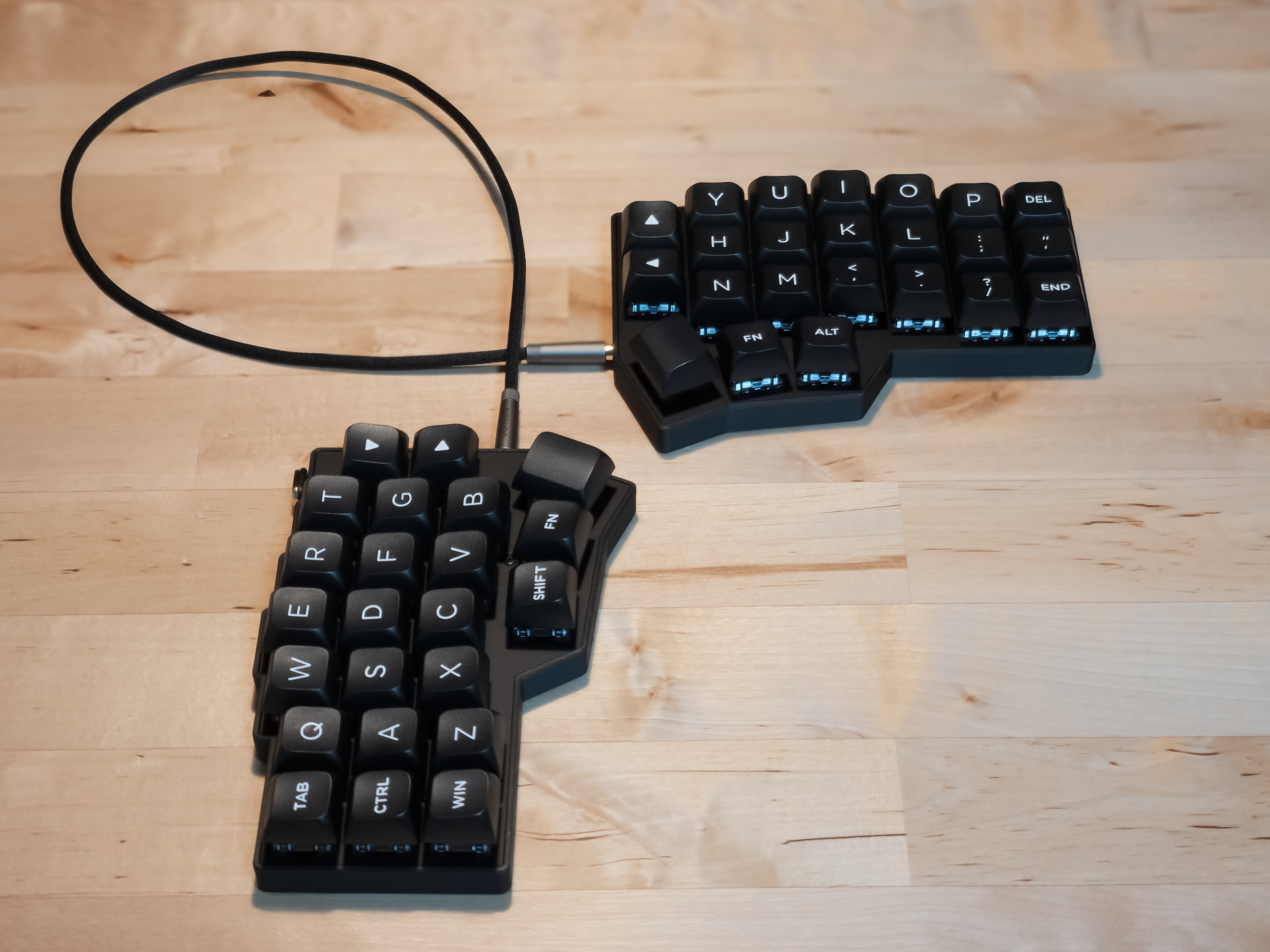 corne v4 cherry 有線 動作確認済み Corne V4 Cherry