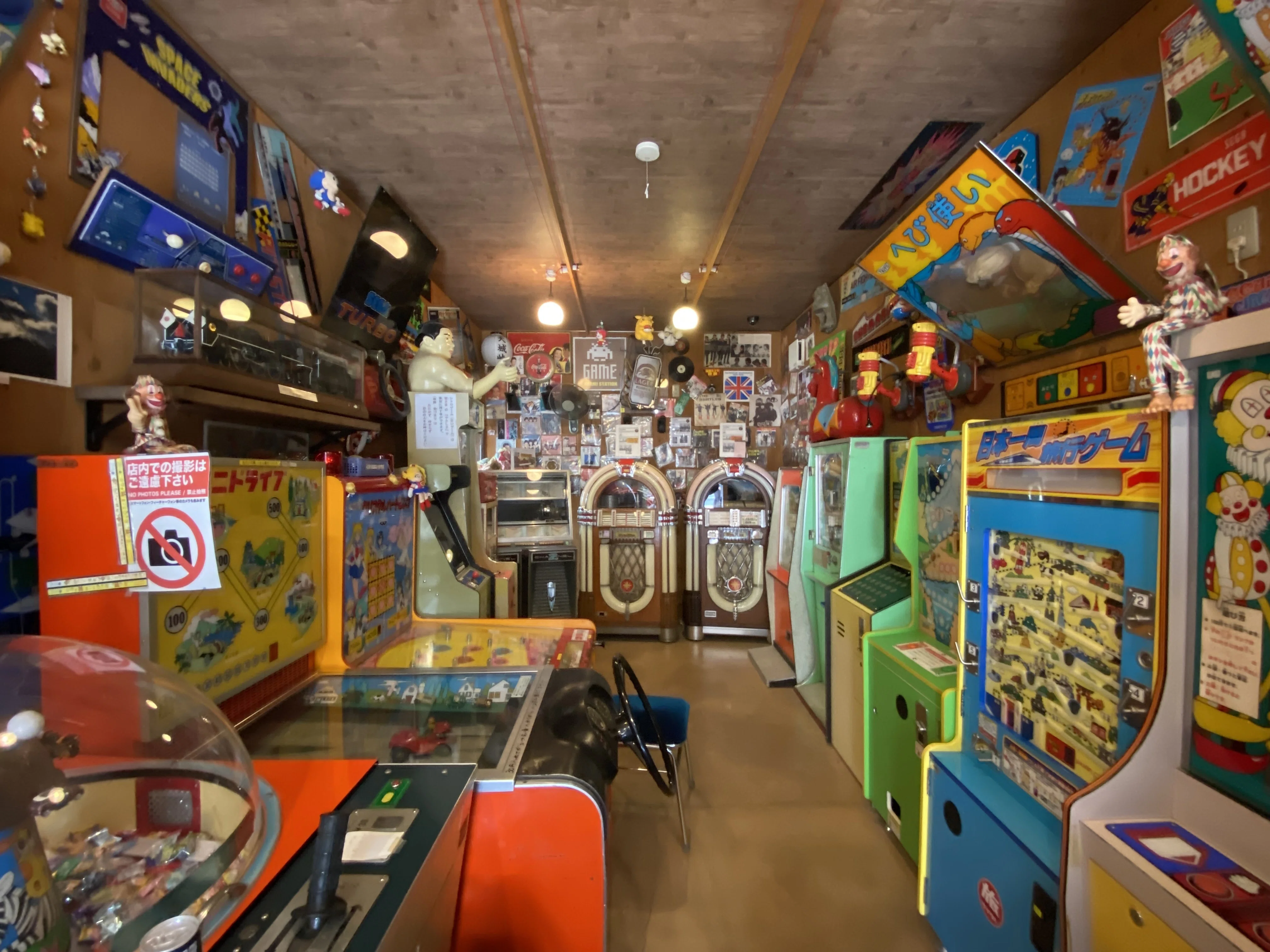 レトロゲームで遊ぶ──熱海・和田たばこ店｜駄菓子屋今昔ものがたり
