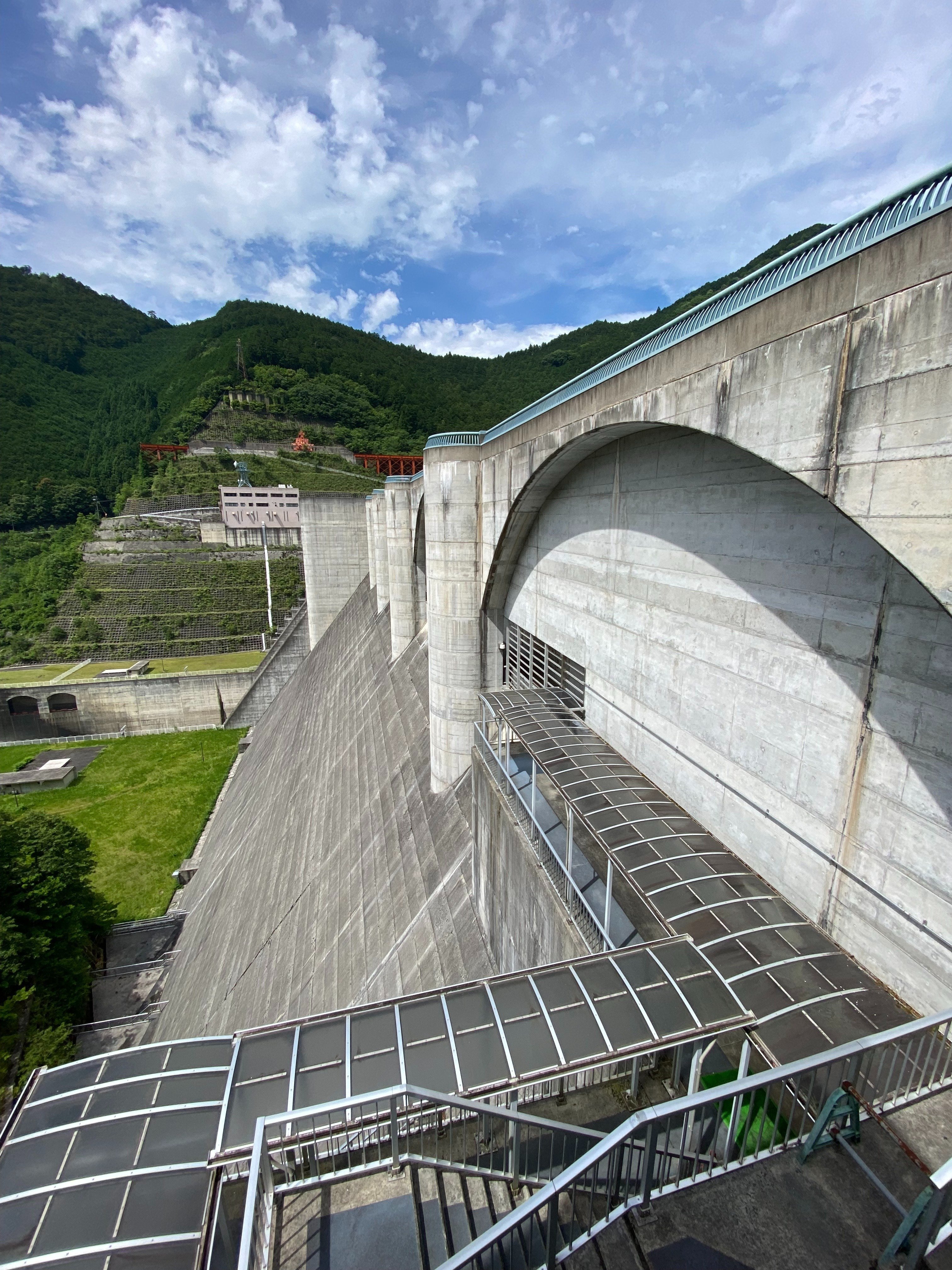 大滝ダムの堰堤に初めて入る」(奈良県川上村）｜高坂正澄
