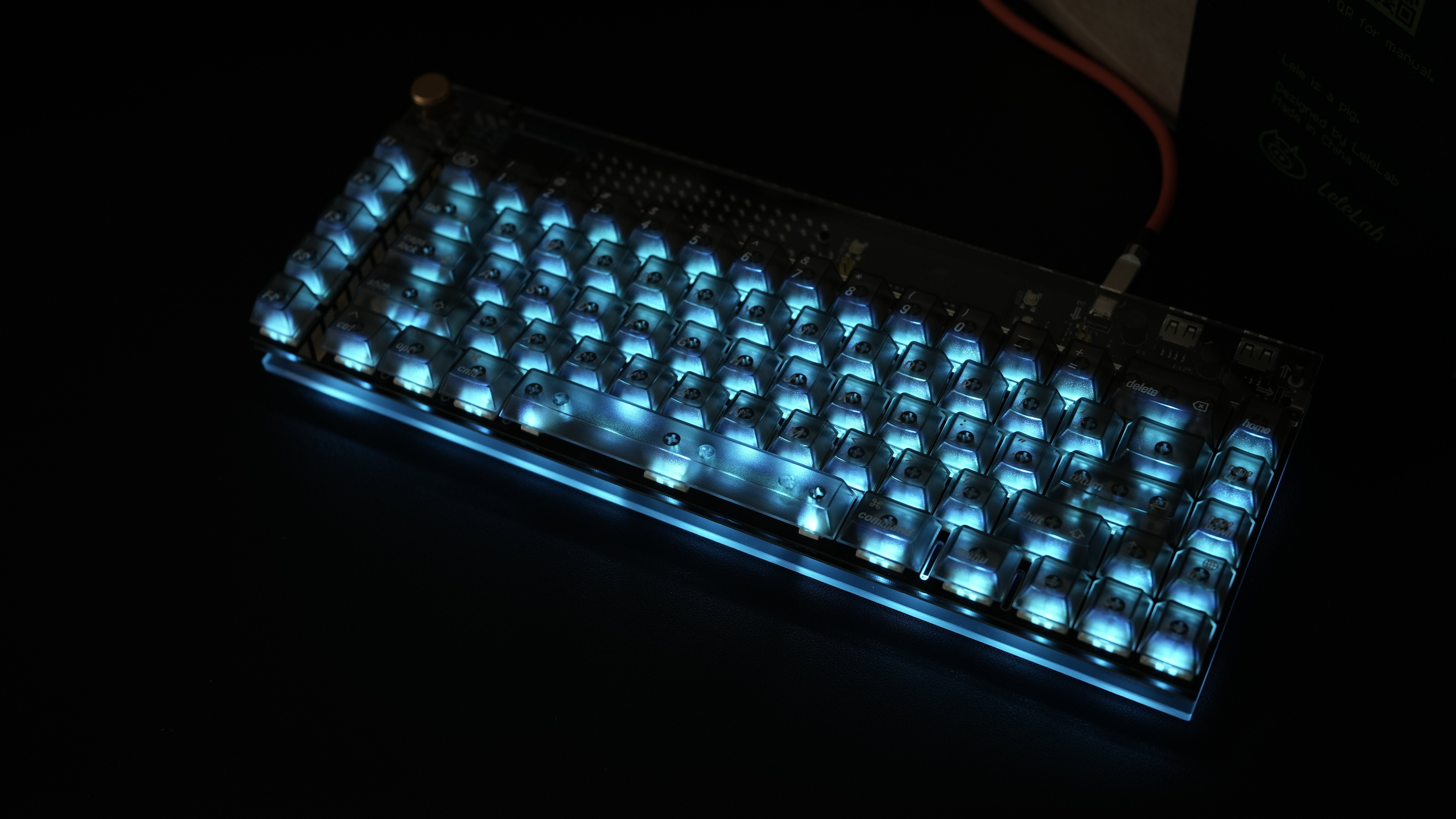 唯一無二の個性的デザイン】メカニカルキーボードLelelab Y2K 76