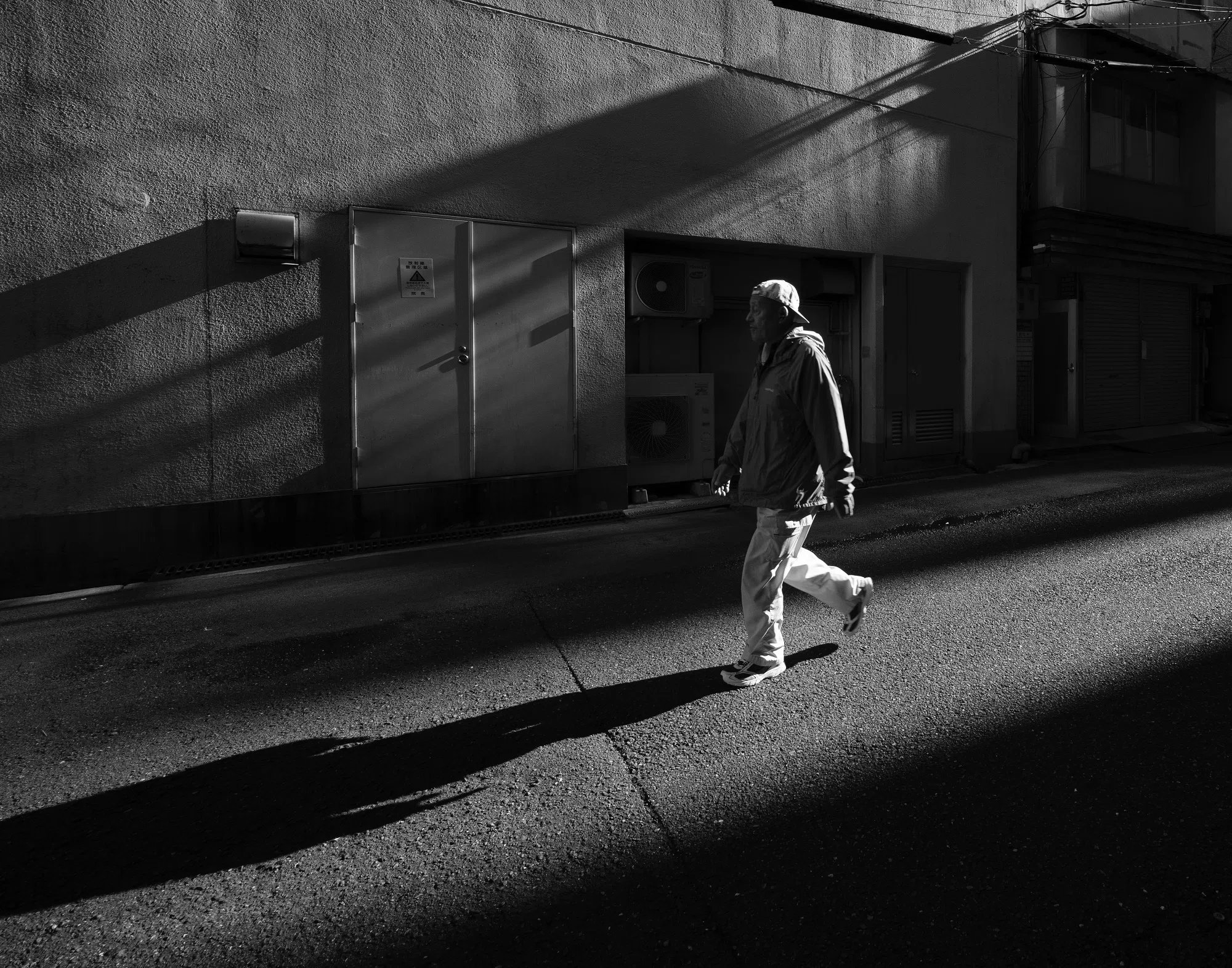 撮った写真にAIが世界観を付加する（その1）｜タカヒロ
