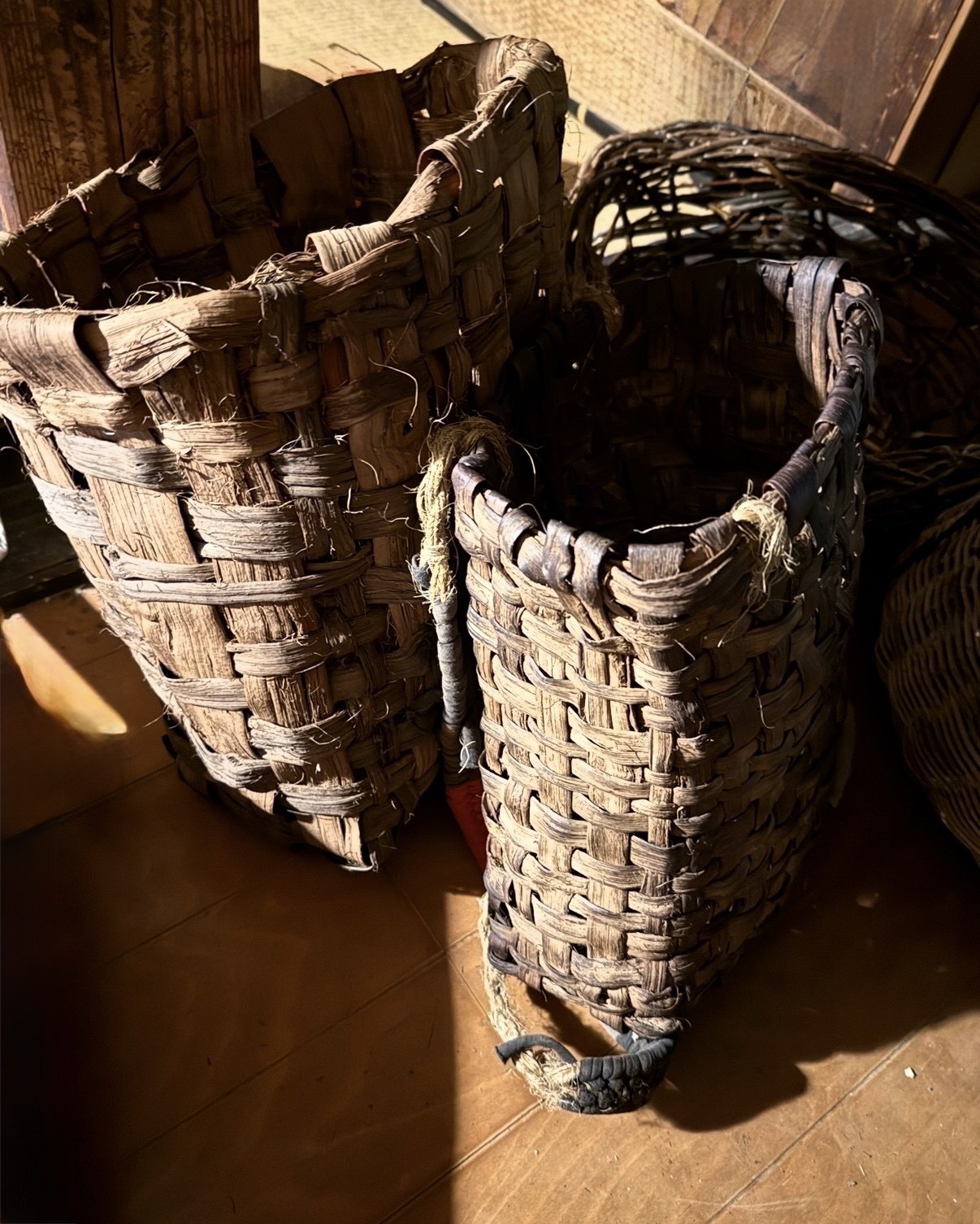 なぜ、僕はAmazonでリュックを買わずに、ブドウの蔓でカゴを編むのか