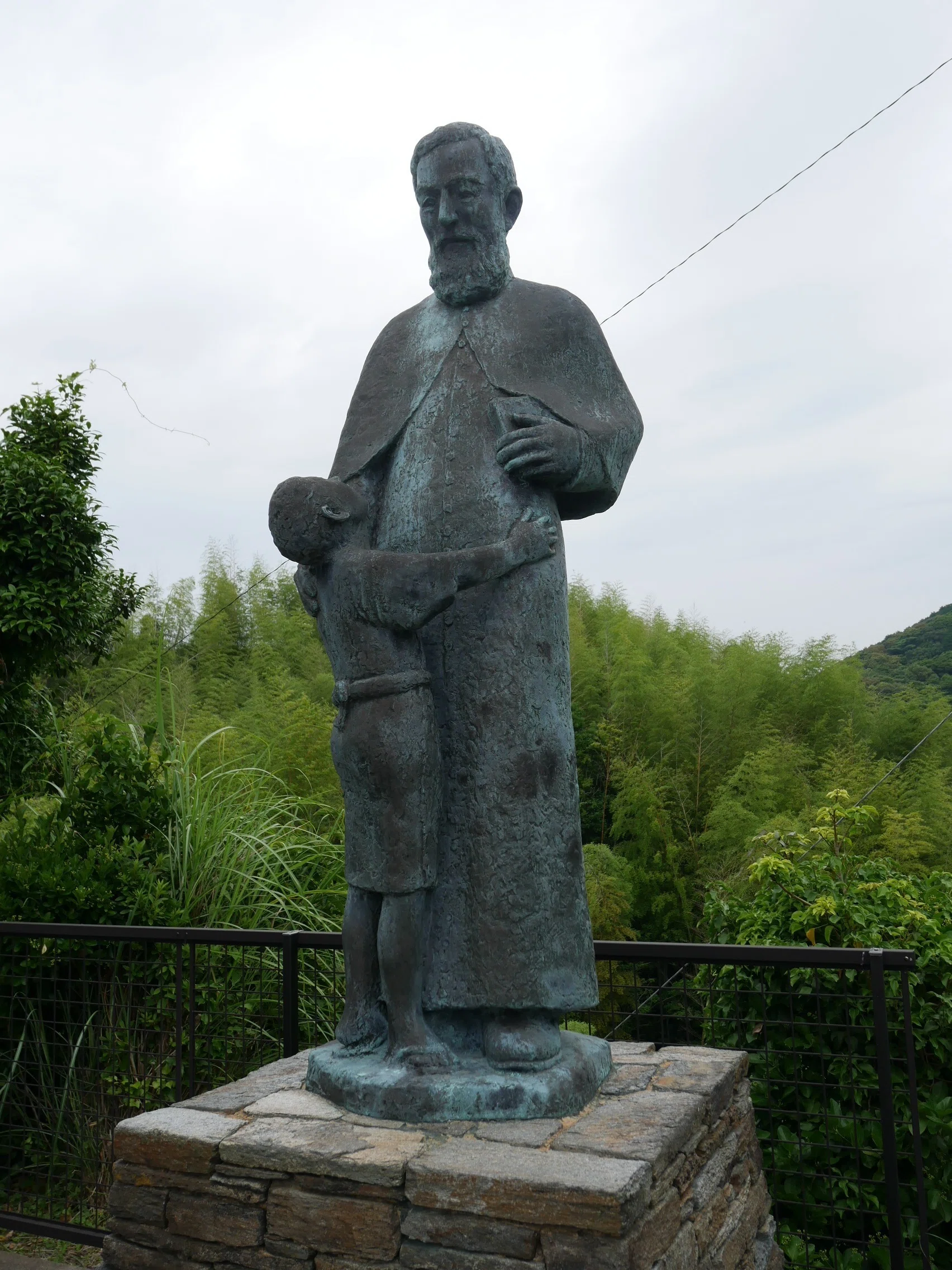 587 ド・ロ神父に救われたキリシタンの町 長崎市出津（しつ）集落を