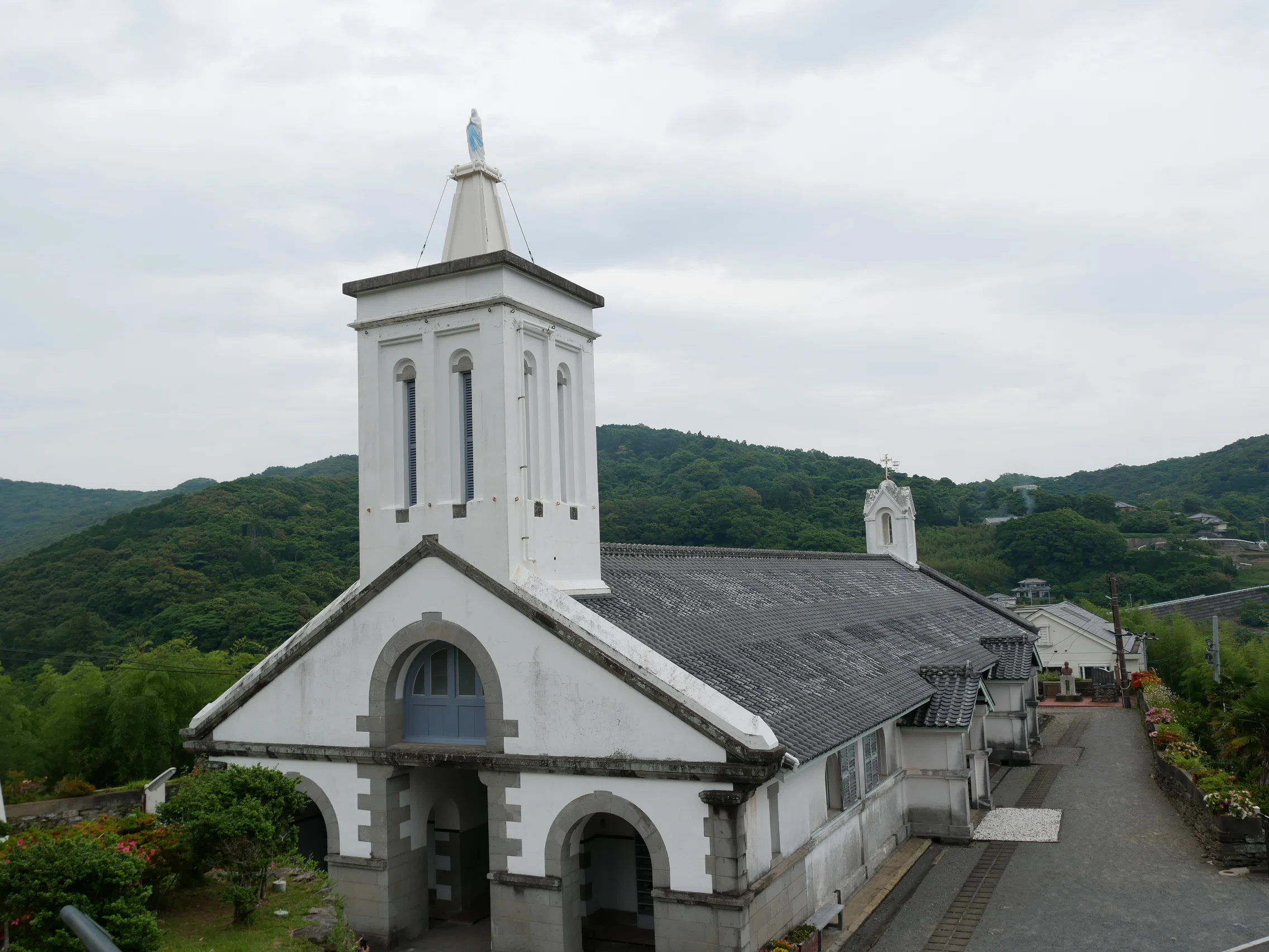 587 ド・ロ神父に救われたキリシタンの町 長崎市出津（しつ）集落を