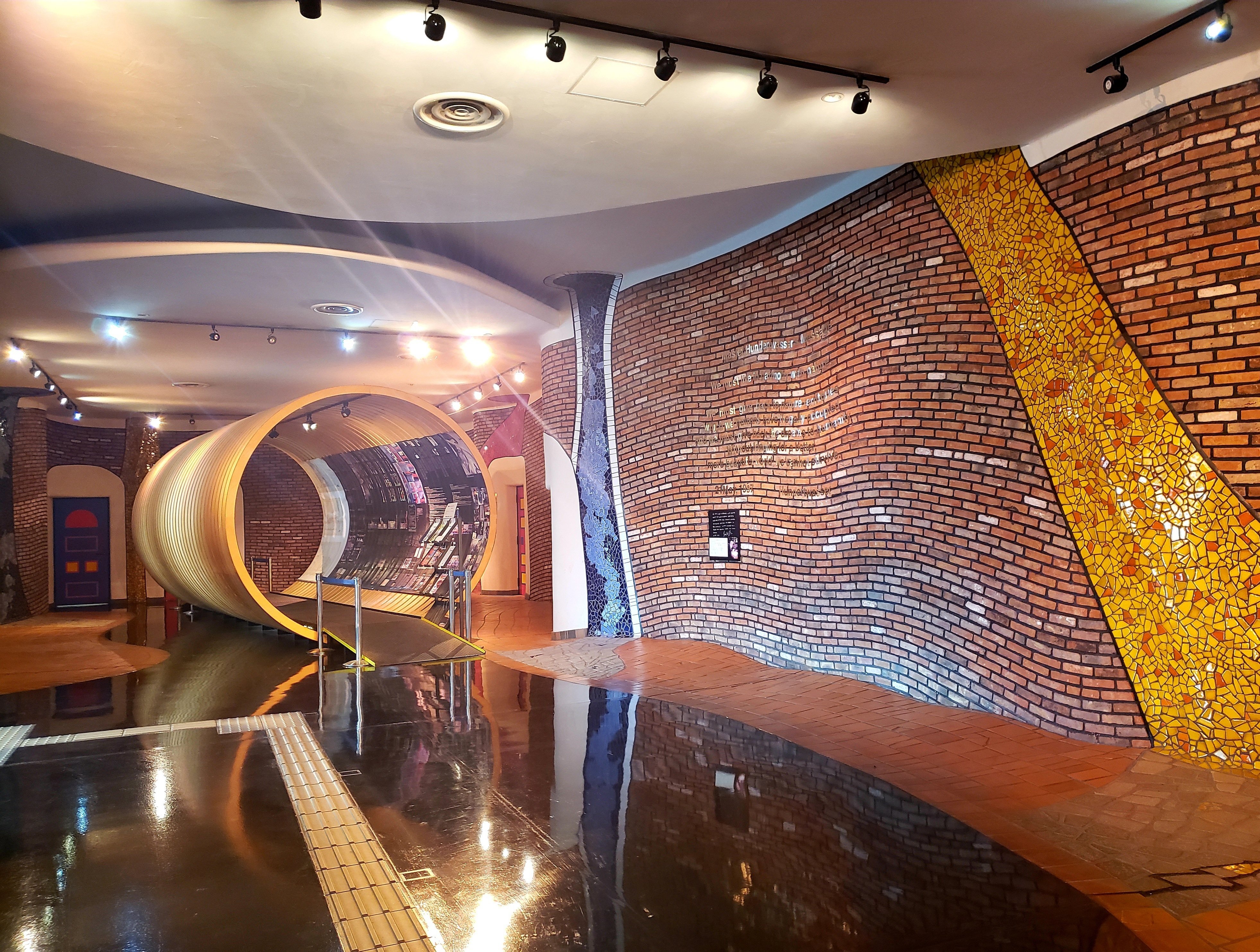 舞洲工場見学記念　缶バッジ　ポストカード 舞洲工場 - 見どころ、アクセス & 周辺情報 | GOOD LUCK TRIP