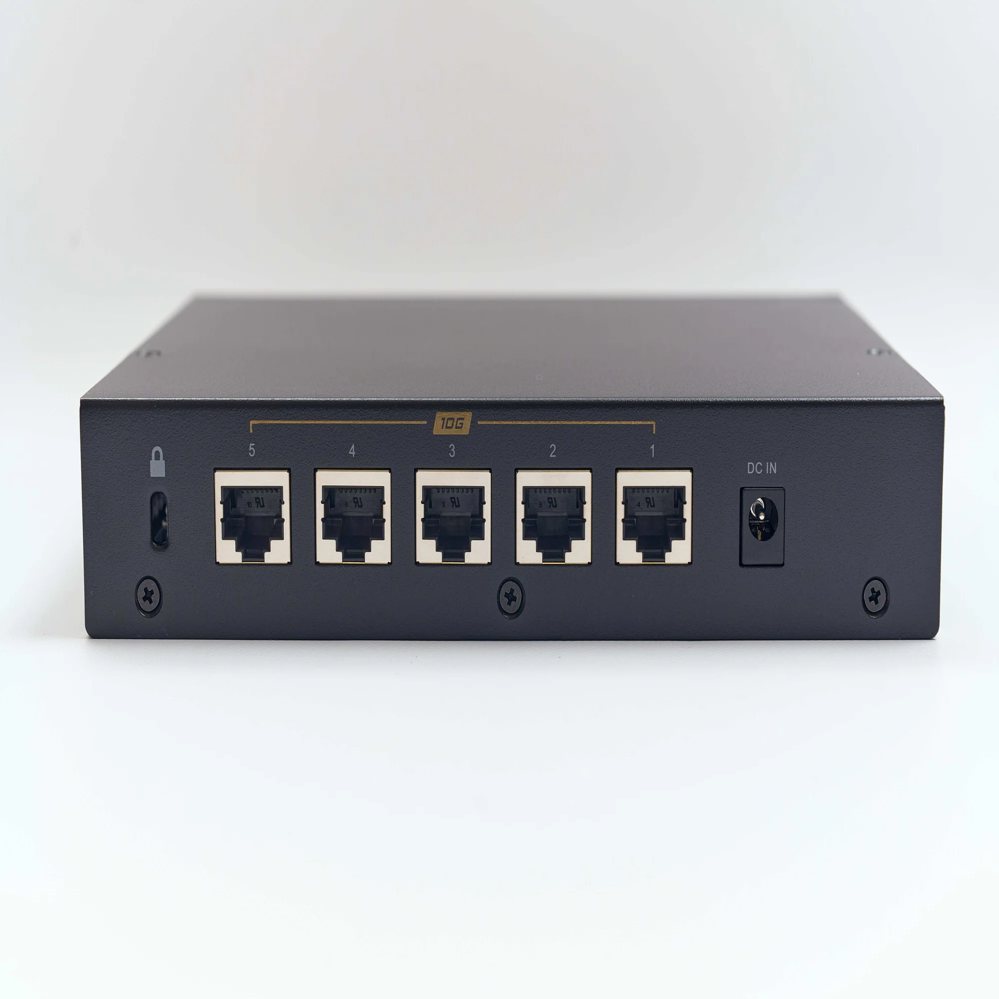 ついにBUFFALOからFAN搭載10GbE スイッチングHUB登場 | BUFFALO LXW 