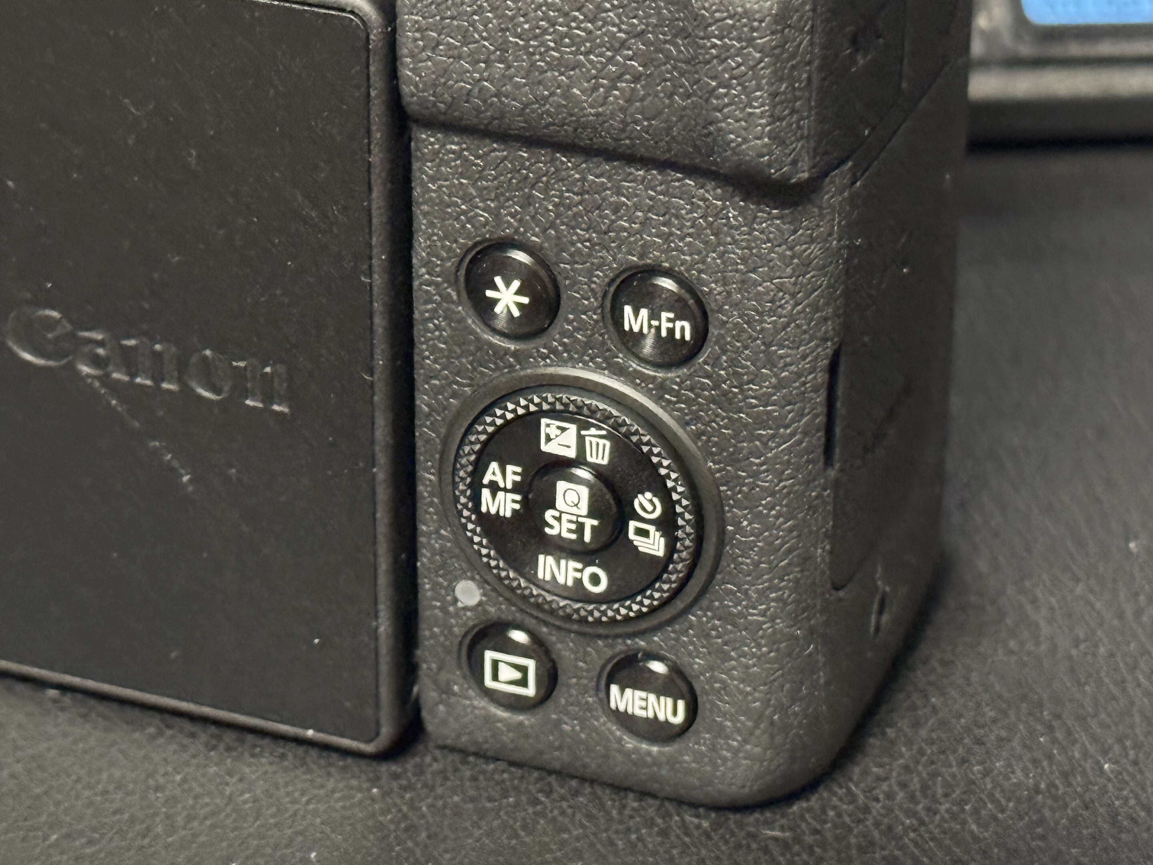 PowerShot V1」スペックでは見えない痒い所がもどかしいCanonの