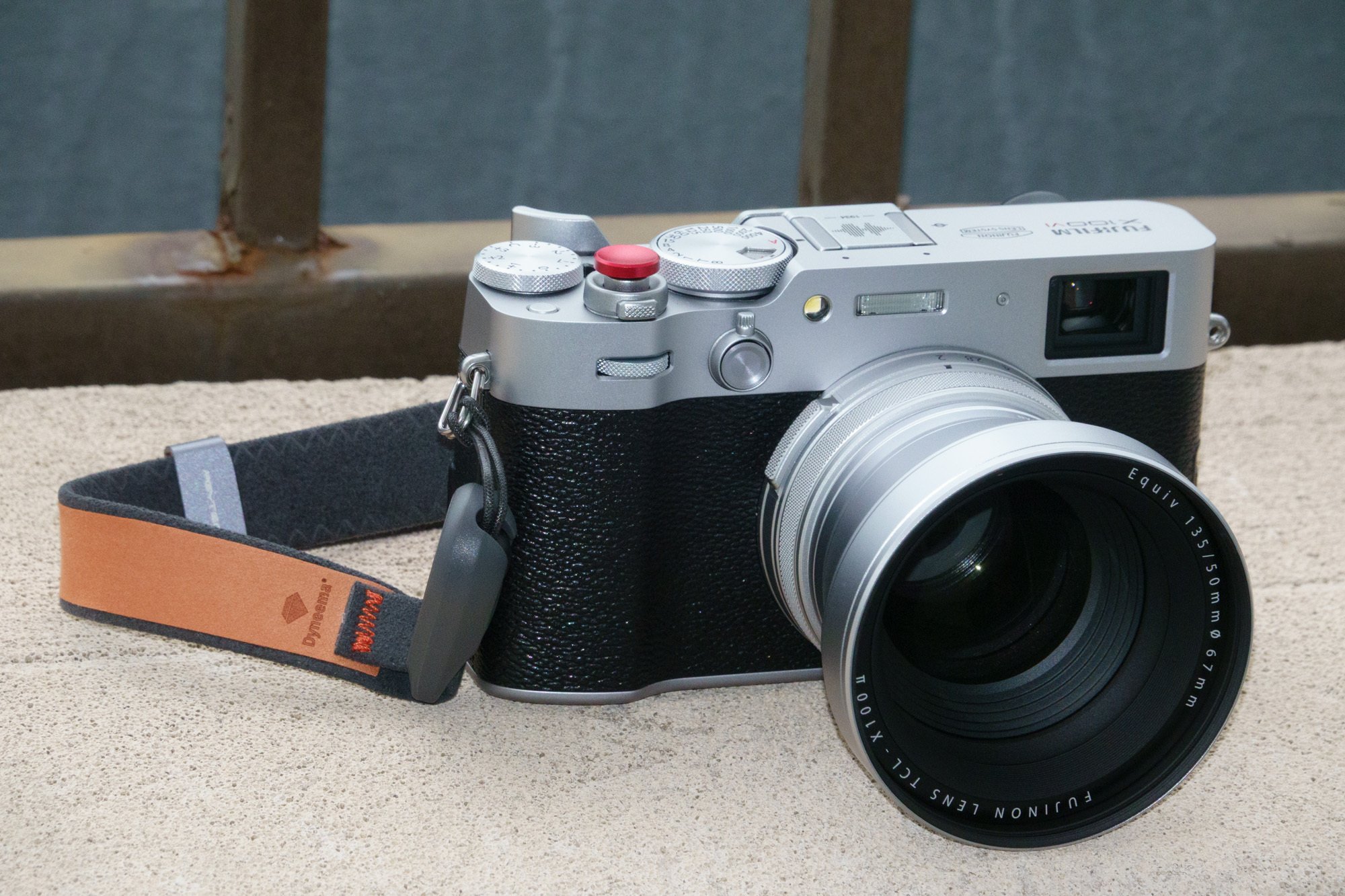 ⚫︎FUJIFILM X100VI シルバー■新品同様■充電器+UVフィルター付 ⚫︎FUJIFILM X100VI シルバー□新品同様□充電器+UVフィルター付