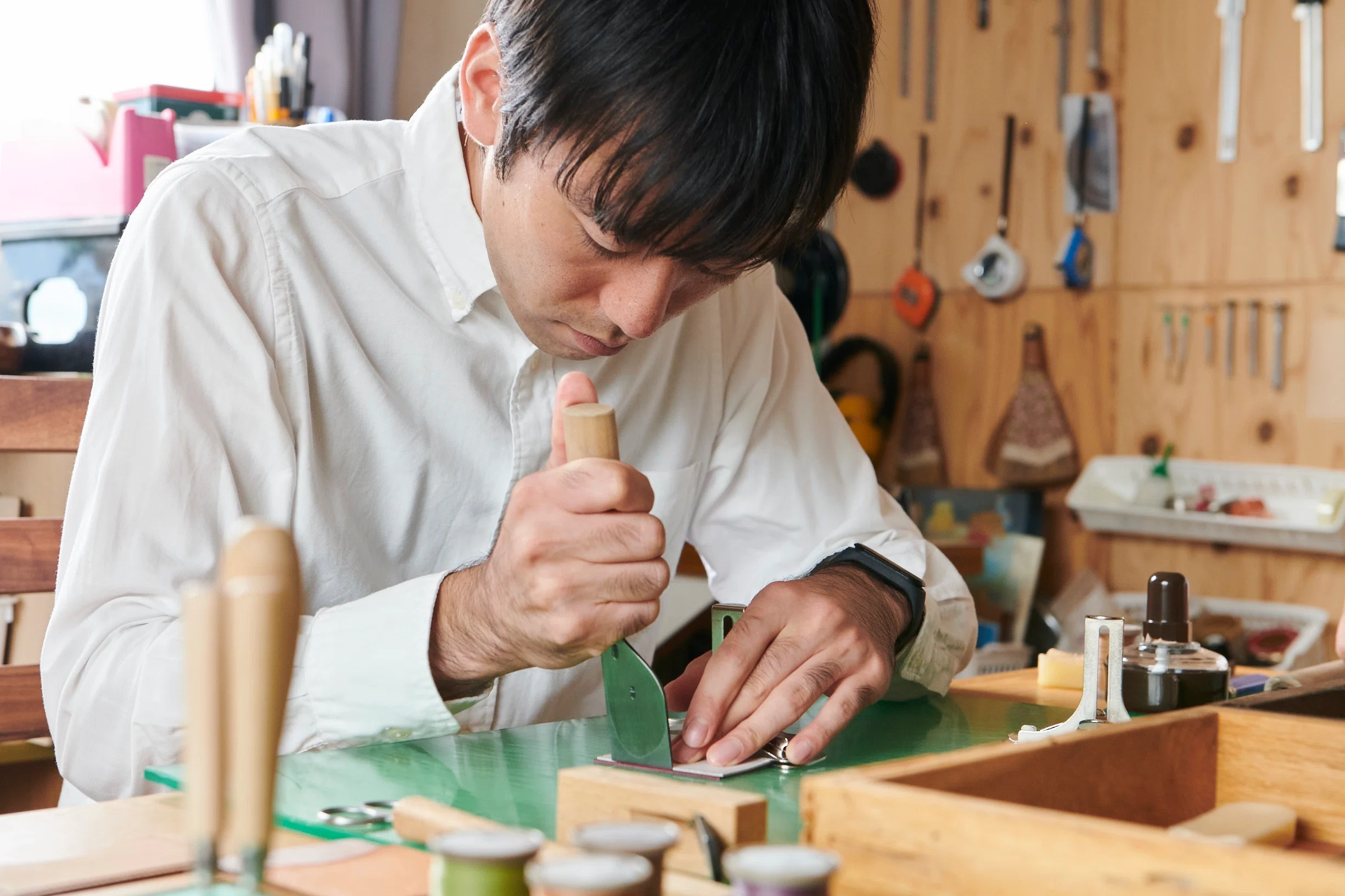 綺麗すぎる材よりも表情がある材を」修行なし木工作家が仕上げる一点